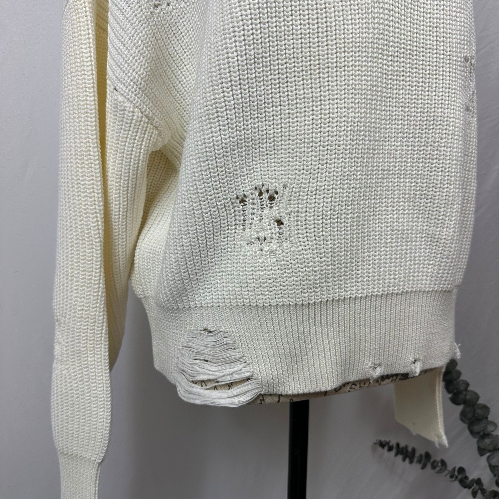 Other 525 America Distressed Shaker V-Neck Sweater in Chalk size M Size M / US 6-8 / IT 42-44 - 14 Thumbnail