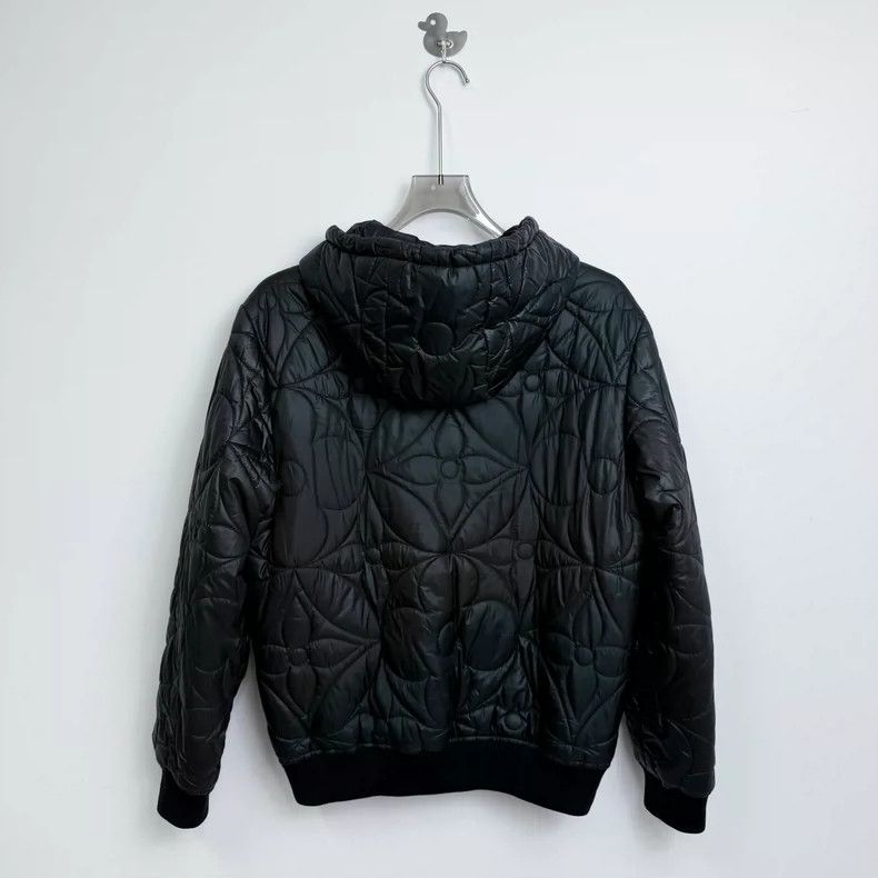 Louis Vuitton Louis Vuitton Embossed dark pattern three-flower full-prin Size US S / EU 44-46 / 1 - 2 Thumbnail