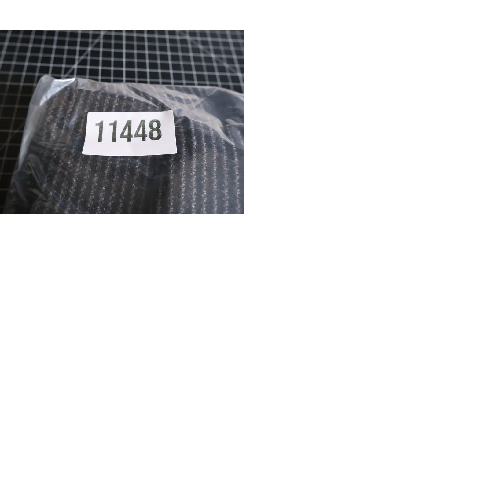 Neiman Marcus VINTAGE: No — Neiman Marcus Cashmere Sweater Men’s Large Black Stripe Lightweight Crewneck Size US L / EU 52-54 / 3 - 9 Thumbnail