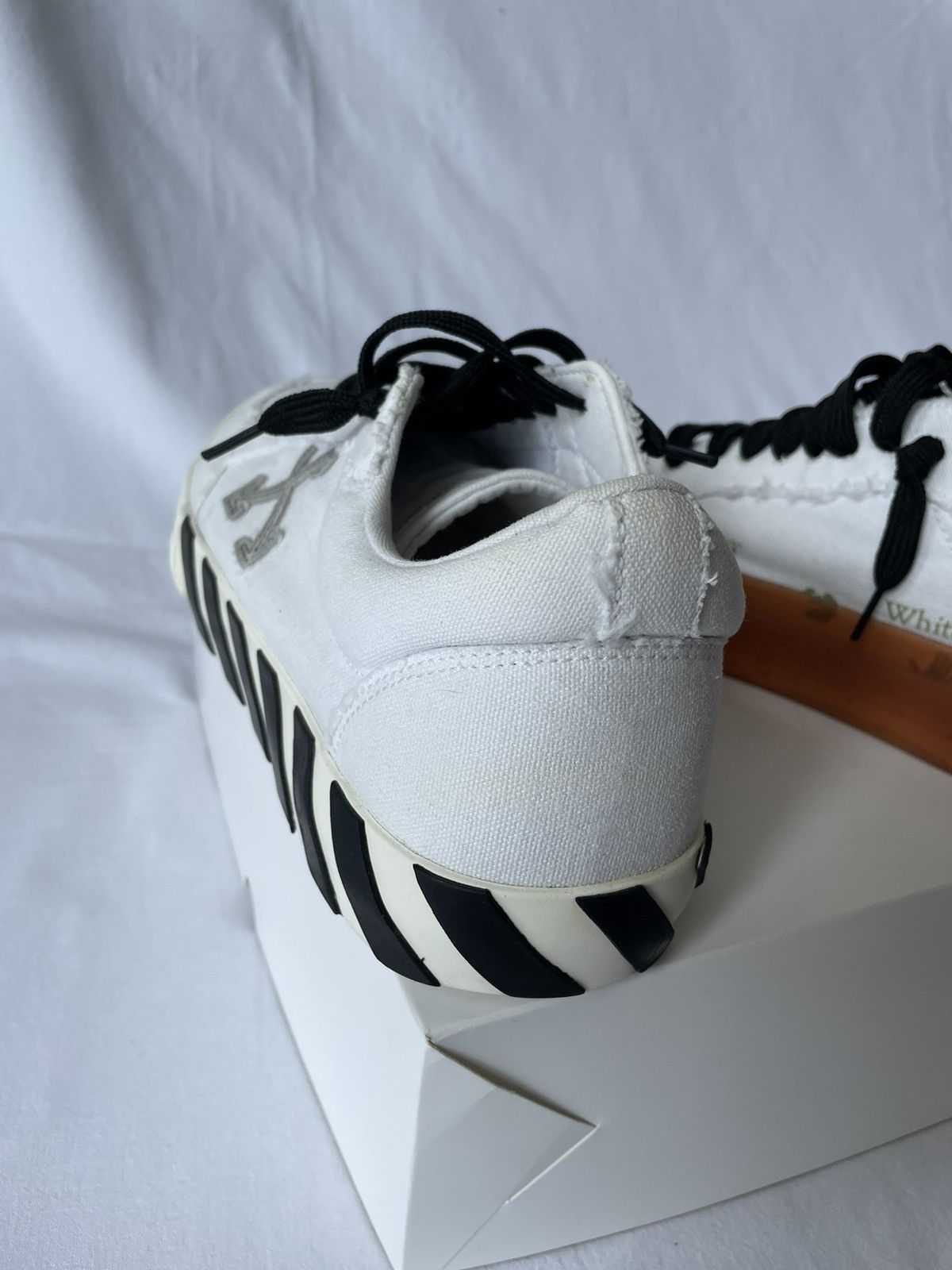 Off-White Off White Vulcanized Low sneakers Size US 10.5 / EU 43-44 - 8 Thumbnail