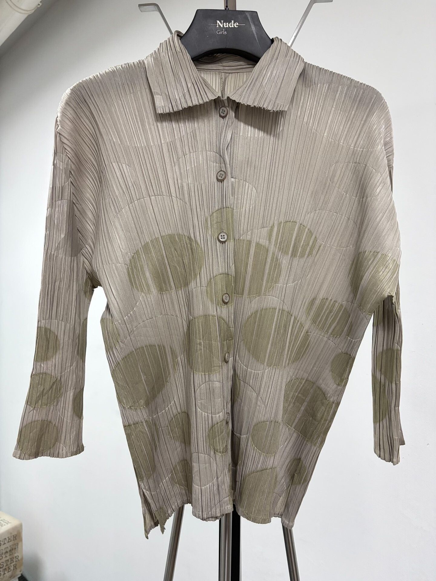 Pleats Please Issey Miyake Pleats Please ISSEY MIYAKE Top Size M / US 6-8 / IT 42-44 - 1 Thumbnail