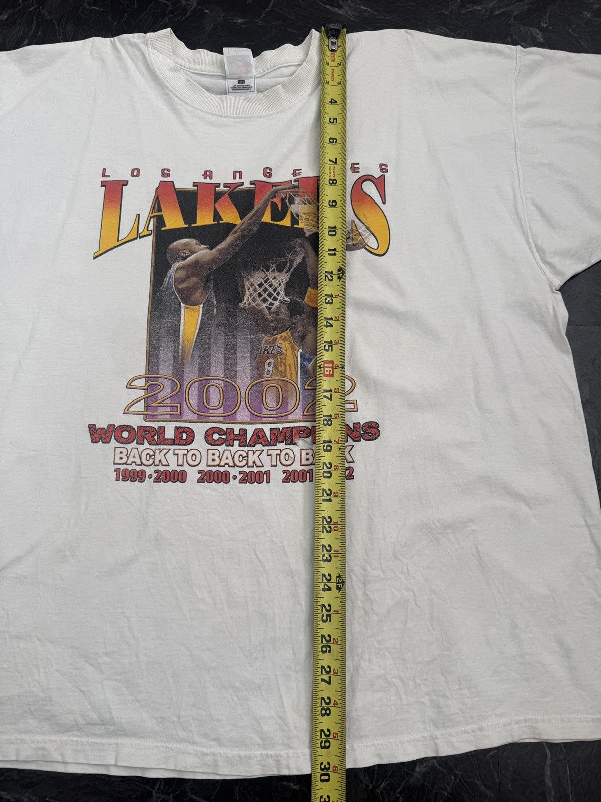 Fruit Of The Loom Vintage 2002 lakers tee kobe and shaq Size US XXL / EU 58 / 5 - 4 Thumbnail