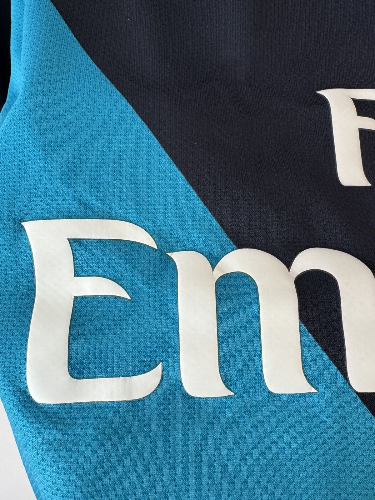 Nike Arsenal 2011-2012 Away Soccer Jersey Football Shirt Kit Size US M / EU 48-50 / 2 - 8 Thumbnail