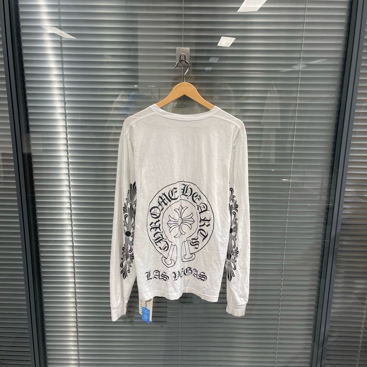 Chrome Hearts Chrome Hearts LV Qilin Arm HS LS M 95N w/Holes #11542 Size US M / EU 48-50 / 2 - 1 Thumbnail