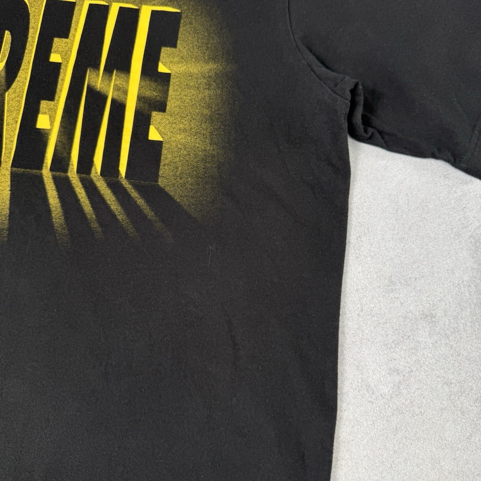 Supreme Supreme FW18 Black Light SS Top Tee Shirt Mens Size M Size US M / EU 48-50 / 2 - 10 Thumbnail