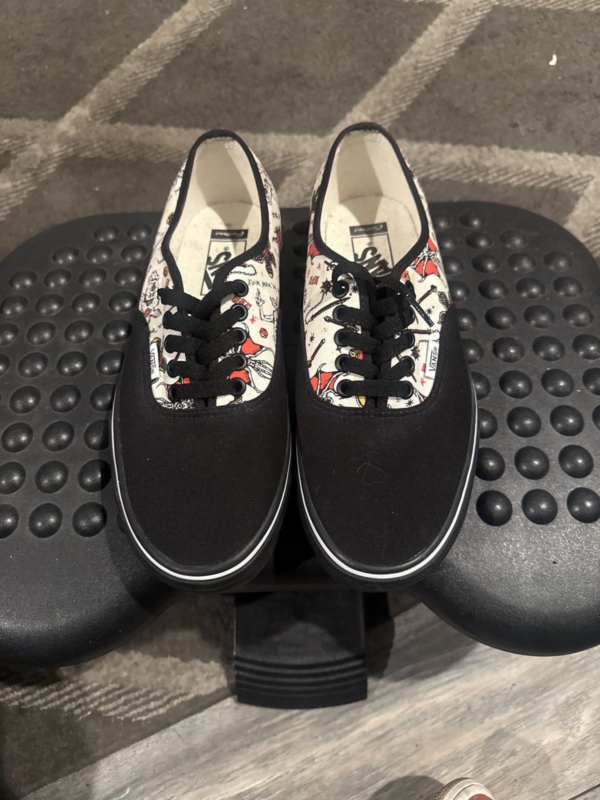 Vans Stranger Things (Brand Customs Hellfire Collection)sz8