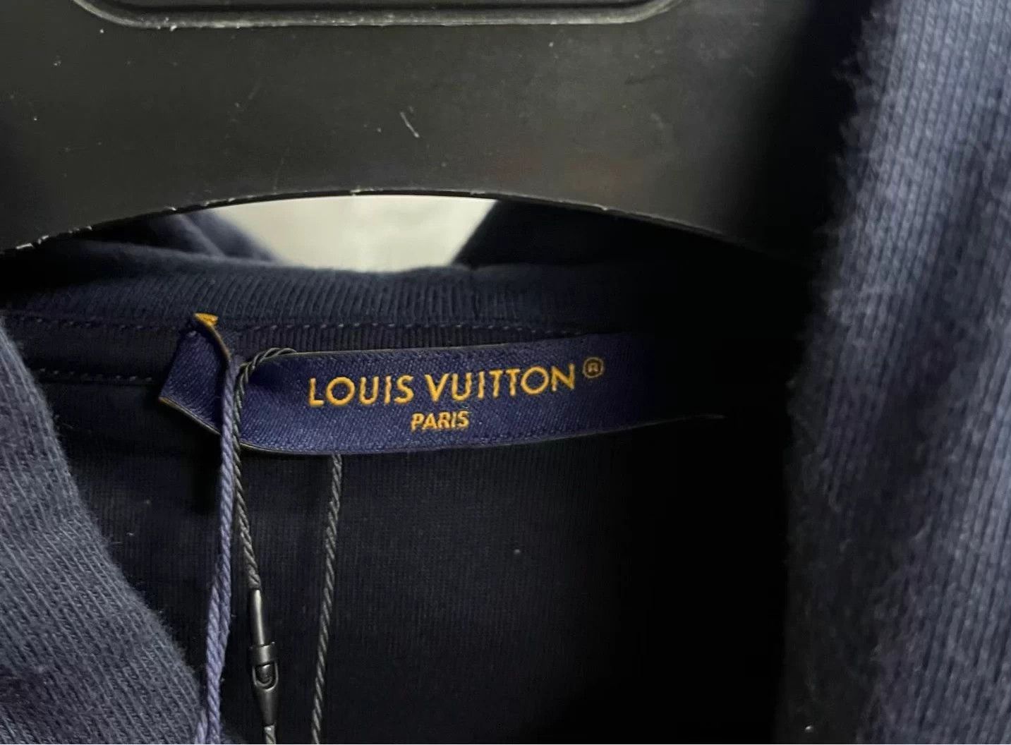 Louis Vuitton Louis Vuitton Navy Logo Print Hoodie L Size US L / EU 52-54 / 3 - 3 Thumbnail