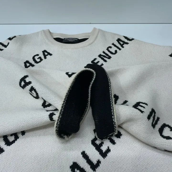 Balenciaga Balenciaga Balenciaga Allover Logo Cotton Knit Sweater -25 Size US S / EU 44-46 / 1 - 1 Thumbnail