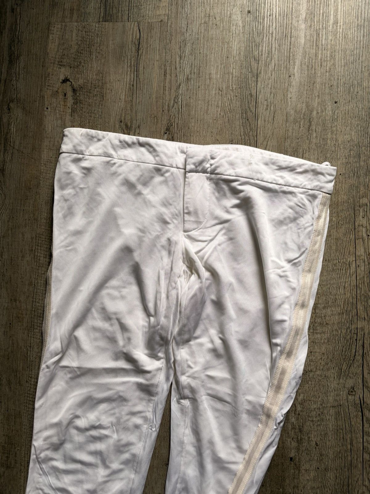 Gucci F/W 2004 Gucci by Tom Ford White satin trousers w/ bow trim Size 32" / US 10 / IT 46 - 8 Thumbnail