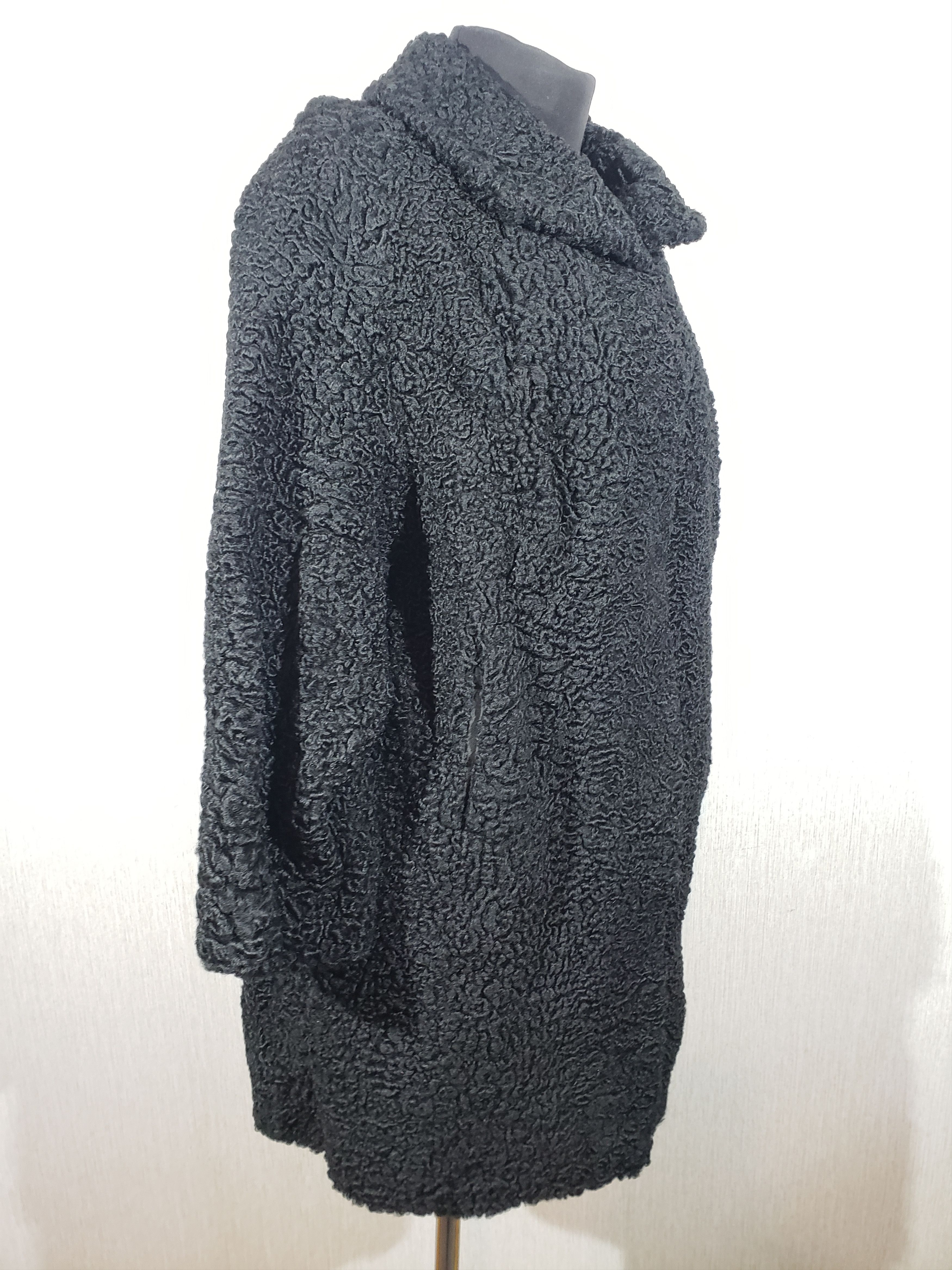 Other Luxurious women's fur coat made of genuine black sheep fur. Size XL / US 12-14 / IT 48-50 - 3 Thumbnail