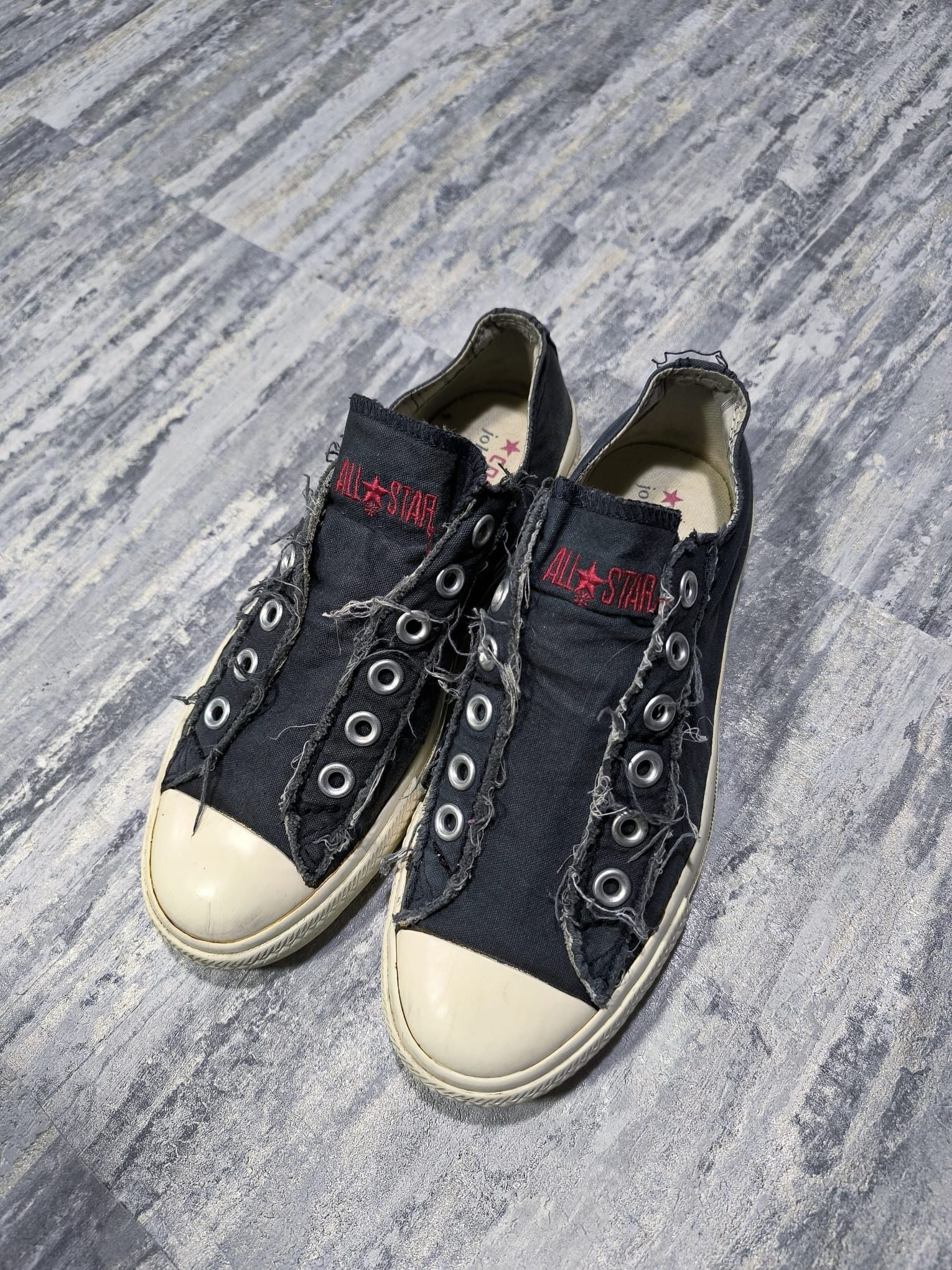 Converse × John Varvatos converse x john varvatos low top distressed sneakers Size US 7 / IT 37 - 3 Thumbnail