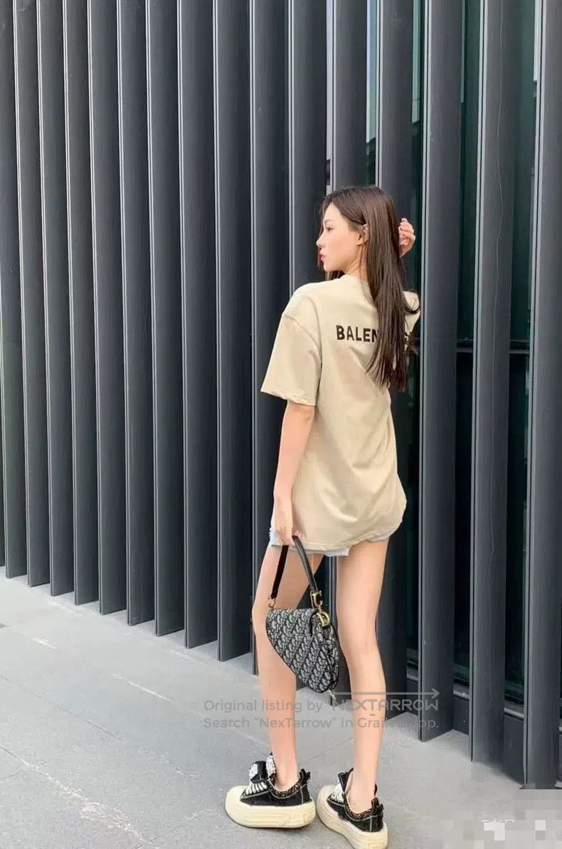 Balenciaga Balenciaga Front and Back Embroidered Letter Logo Short Sl Size US XS / EU 42 / 0 - 9 Thumbnail