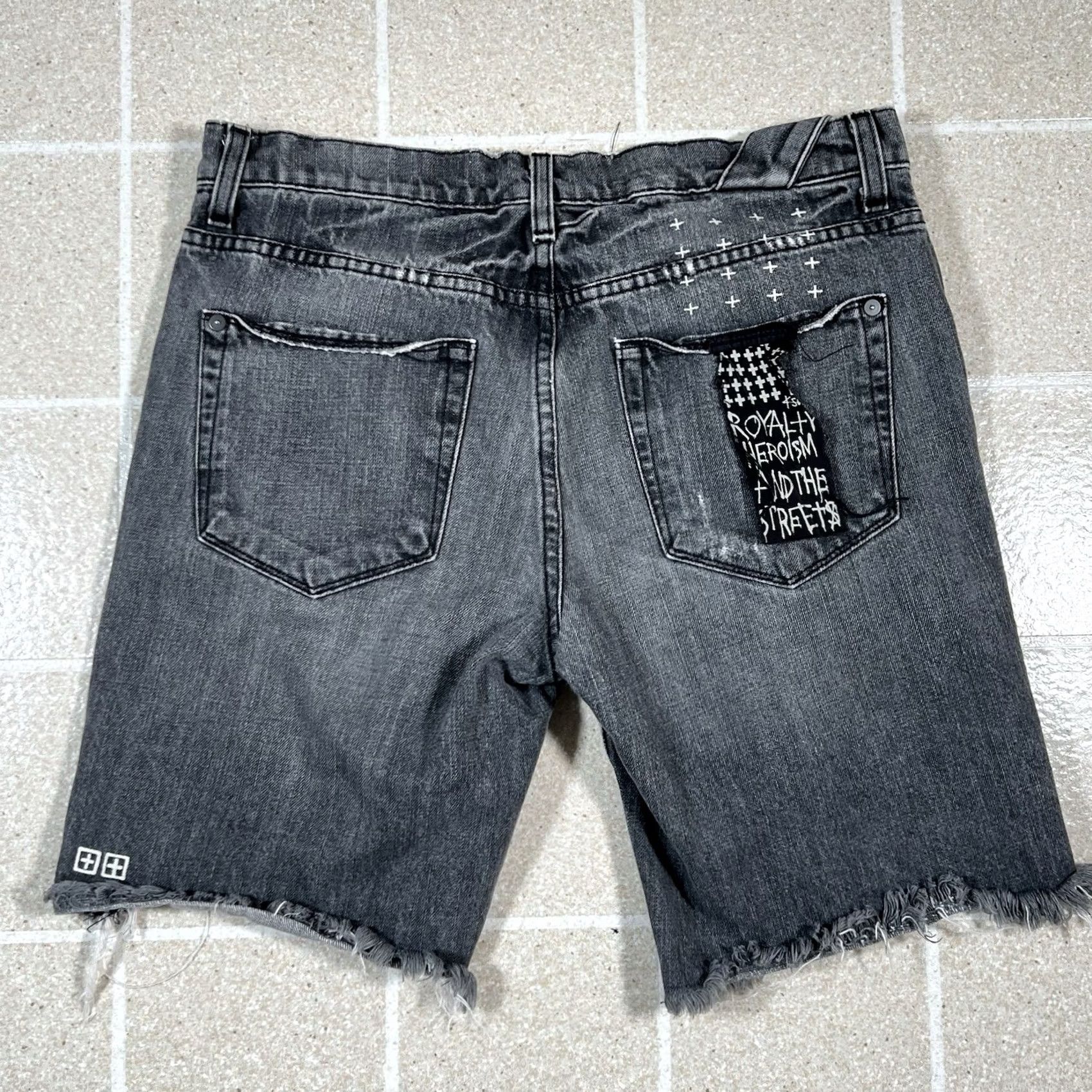 Ksubi Ksubi Chitch Boneyard Distressed Denim Jean Shorts 32 Knee Holes Men Jeans Blue Denim Beltsable 32 Mens Distressed Pattern Keywords Size US 32 / EU 48 - 3 Thumbnail