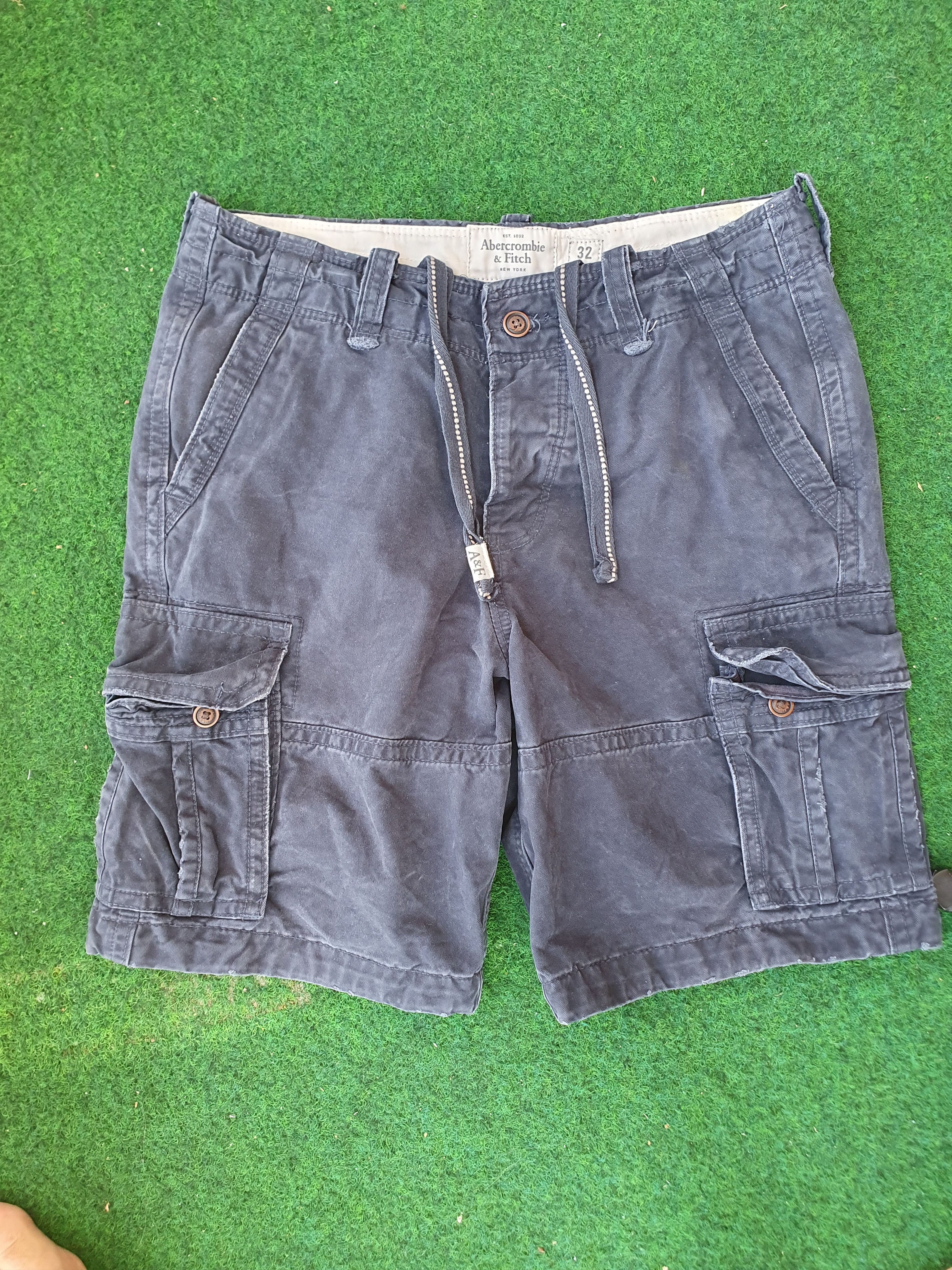 Abercrombie & Fitch Abercrombie & Fitch Heavy Cargo Shorts Size 33 Size US 33 - 13 Thumbnail