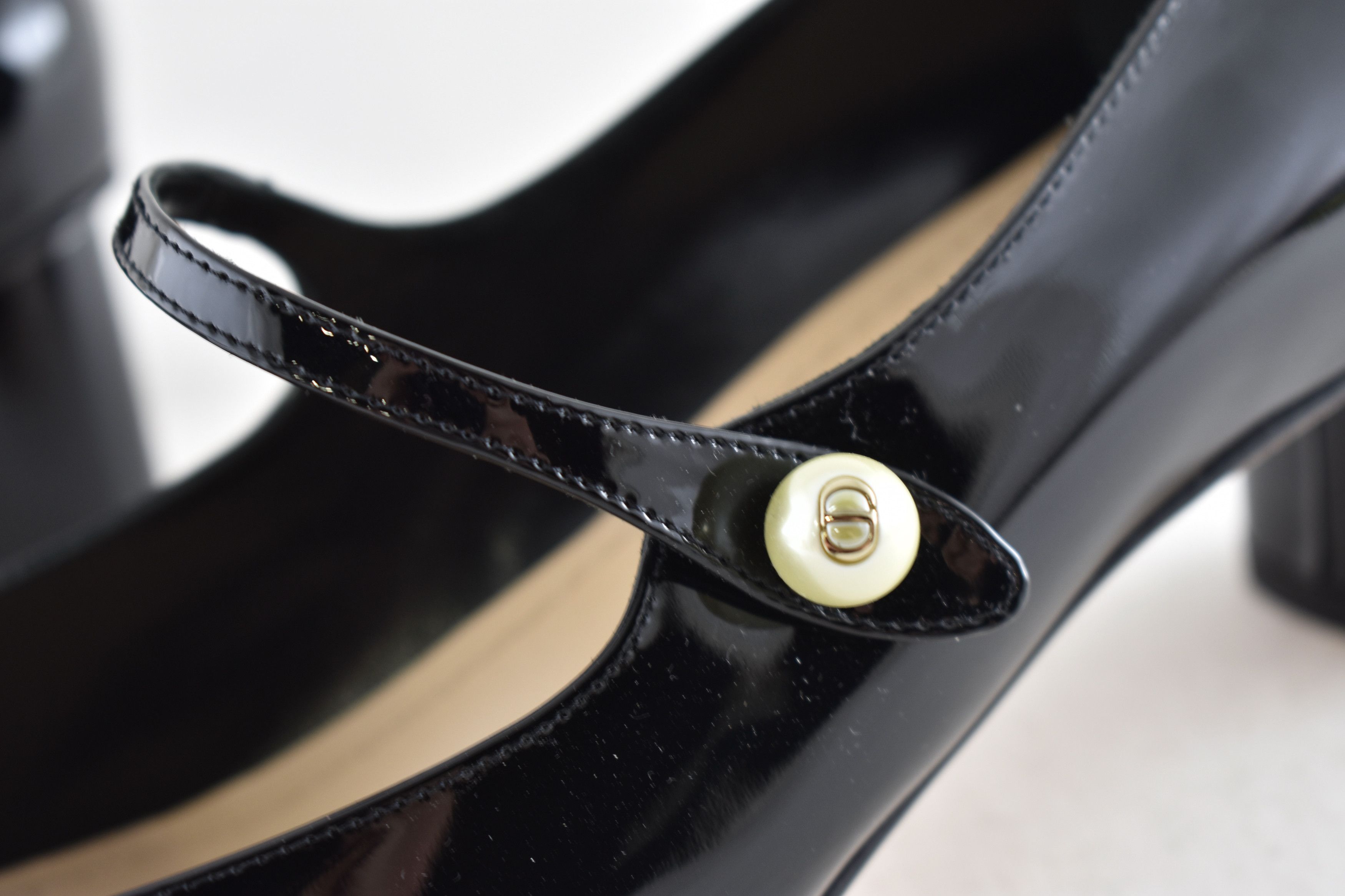 Dior Dior Jolie Patent Maryjane Pearl Strap Heel Pump 39.5 Size US 9.5 / IT 39.5 - 17 Thumbnail