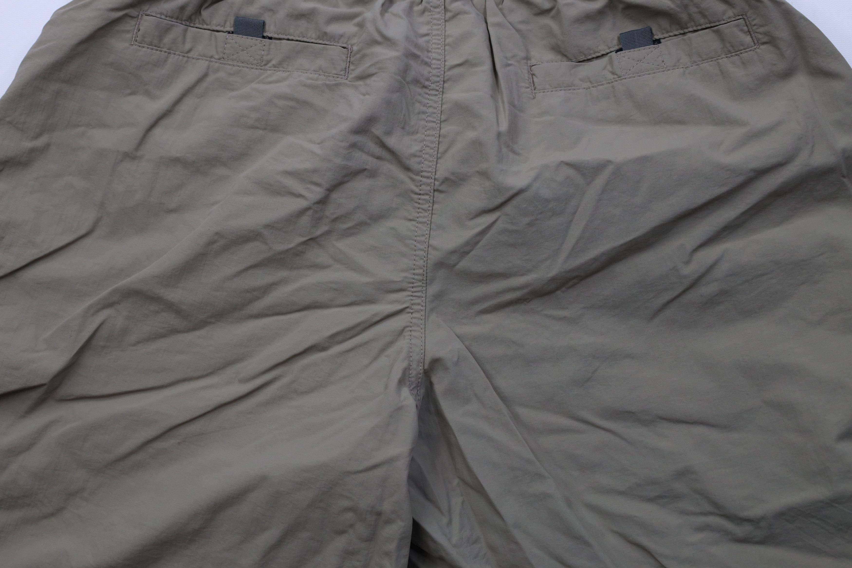 Eddie Bauer Vintage Y2K Eddie Bauer Above Knee Trekking Cargo Shorts Size US 34 / EU 50 - 9 Thumbnail