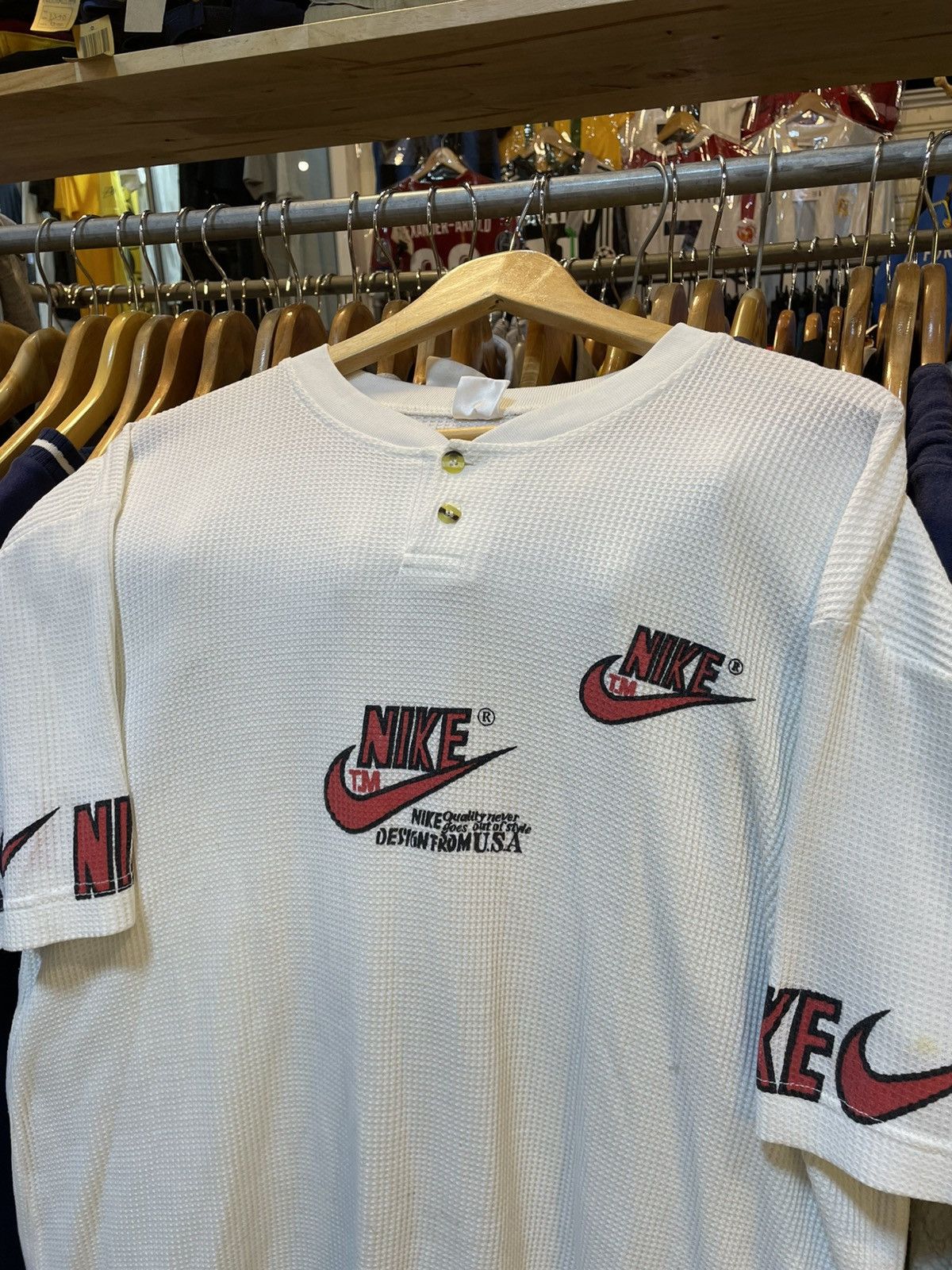 Nike Rare Vintage Nike Spell Out 90s Tee Size US L / EU 52-54 / 3 - 2 Thumbnail