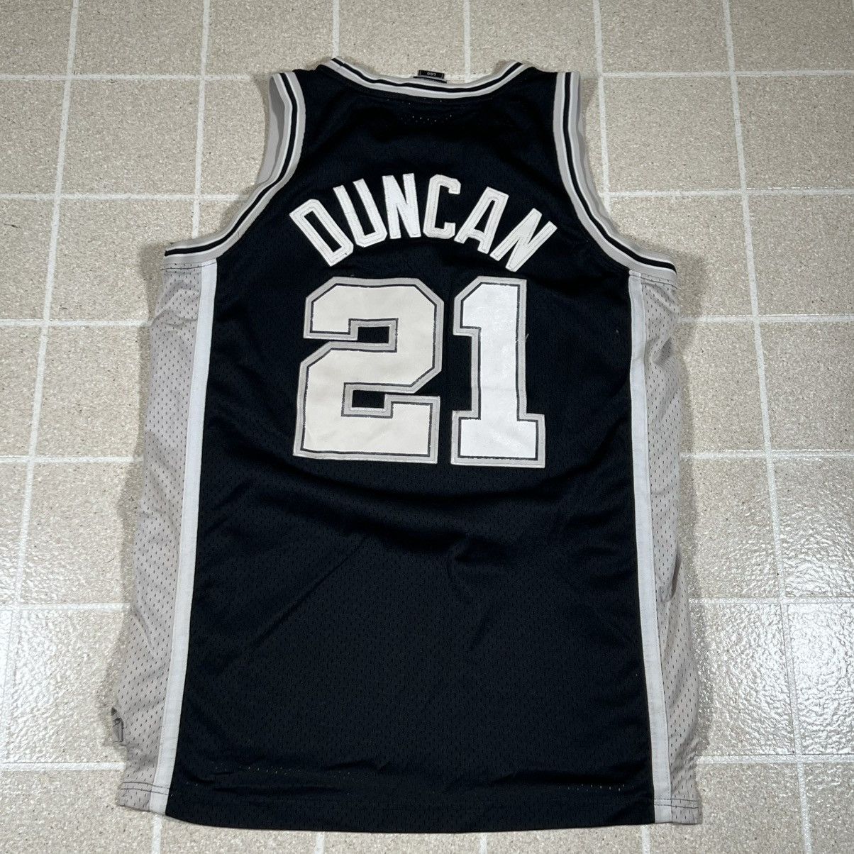 Reebok Vintage Reebok San Antonio Spurs Tim Duncan Jersey Black NBA Size US L / EU 52-54 / 3 - 3 Thumbnail