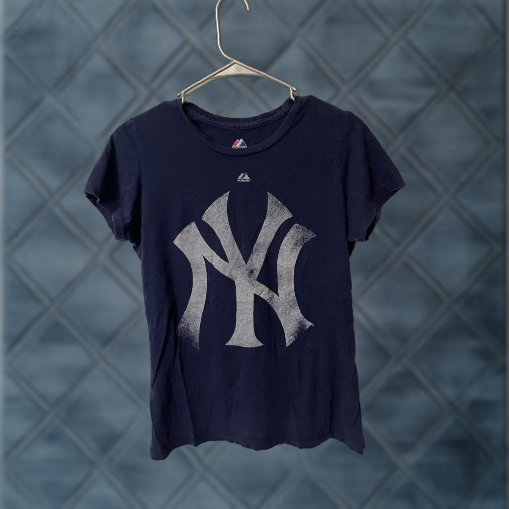 Vintage New York Yankees T-Shirt Women’s L Blue Baseball Top Derek Jeter Size L / US 10 / IT 46 - 1 Thumbnail