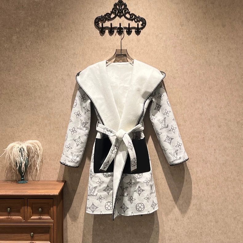 Louis Vuitton Louis Vuitton Light grey big presbyopia reversible coat Size 4XL / US 24-26 - 3 Thumbnail