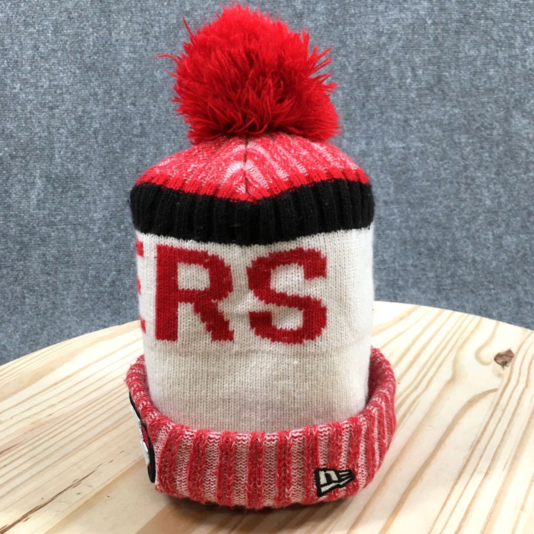 New Era San Francisco 49ers New Era NFL Pompom Beanie Hat Unisex White Red OS Acrylic Size ONE SIZE - 4 Thumbnail