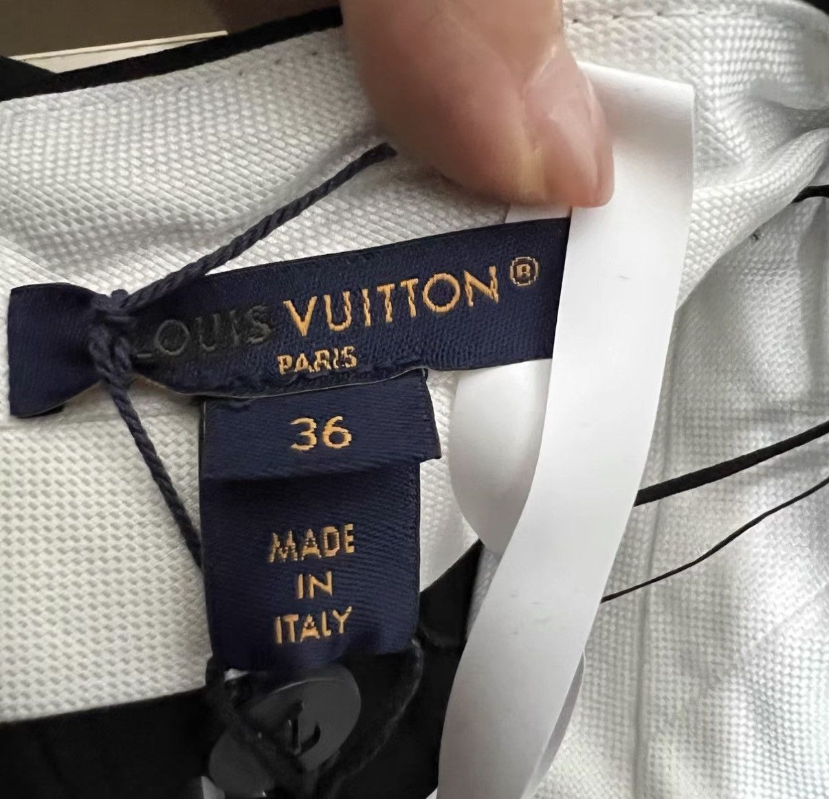 Louis Vuitton Louis Vuitton 2023 Black High-waisted Slim-fit Pants J41 Size 26" / US 2 / IT 38 - 4 Thumbnail