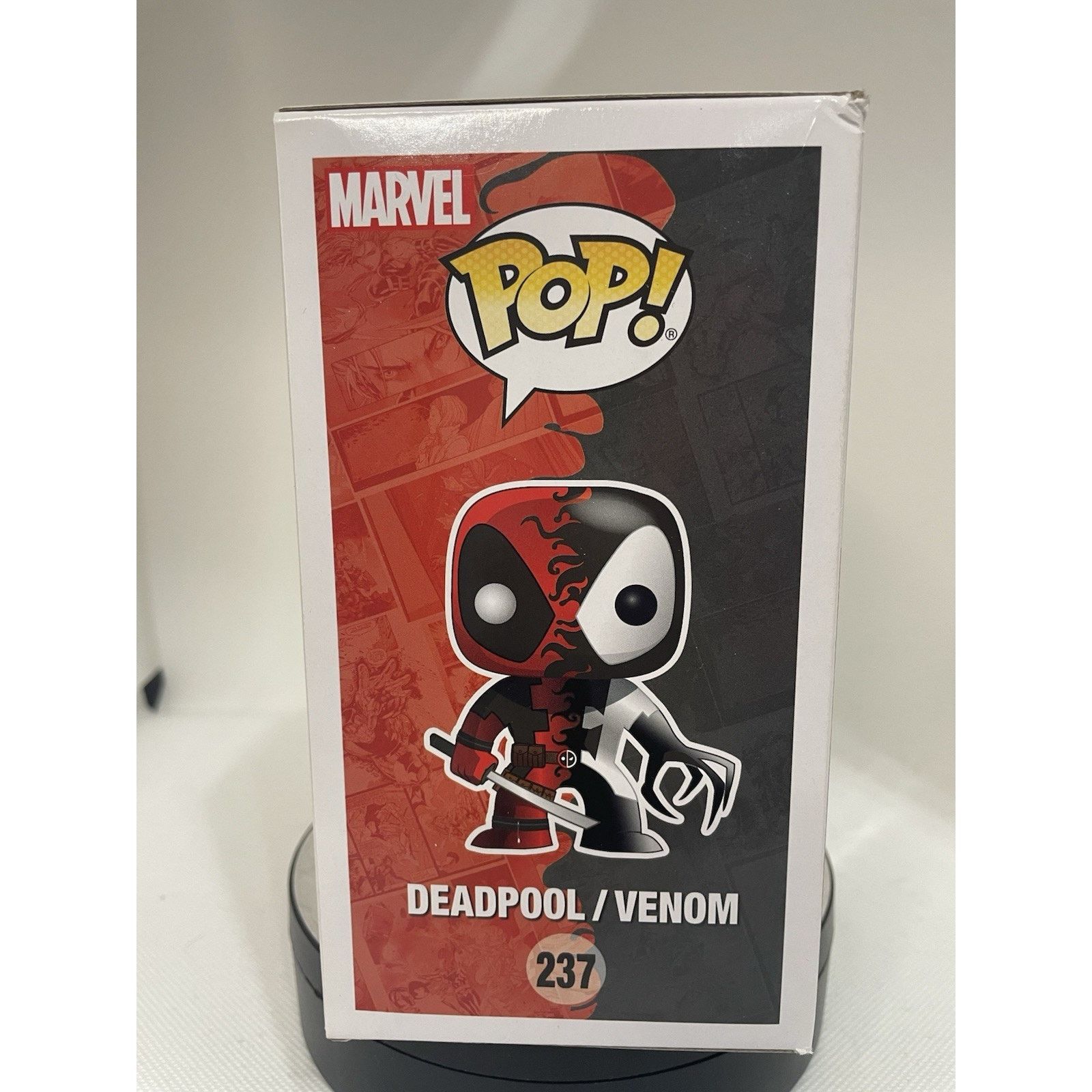 Marvel Comics Funko Pop! Deadpool / Venom (Metallic) - PIAB Exclusive 237 Size ONE SIZE - 8 Thumbnail