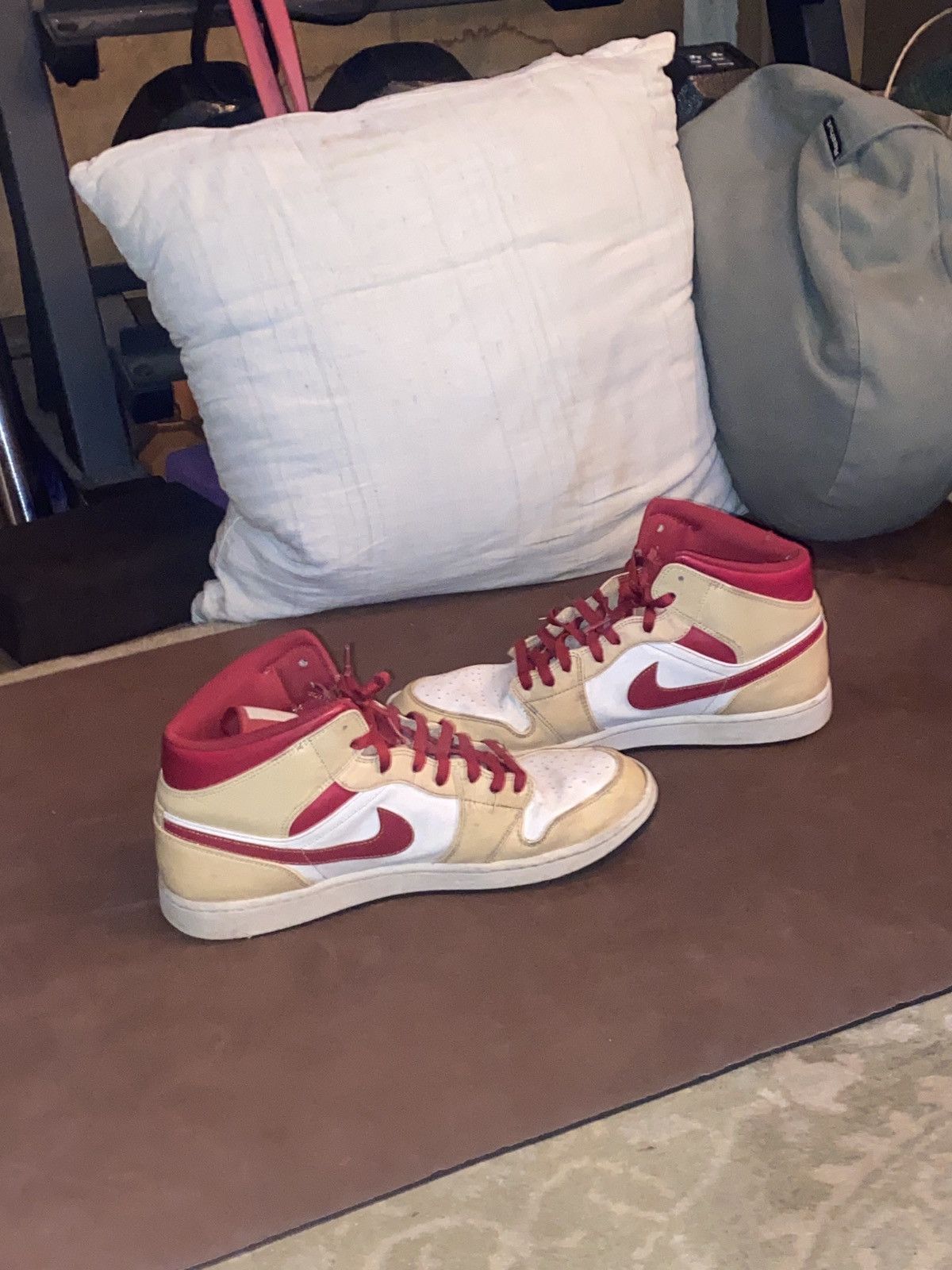 Jordan Brand High Top Jordan 1 Red White and Tan Size US 14 / EU 47 - 2 Thumbnail