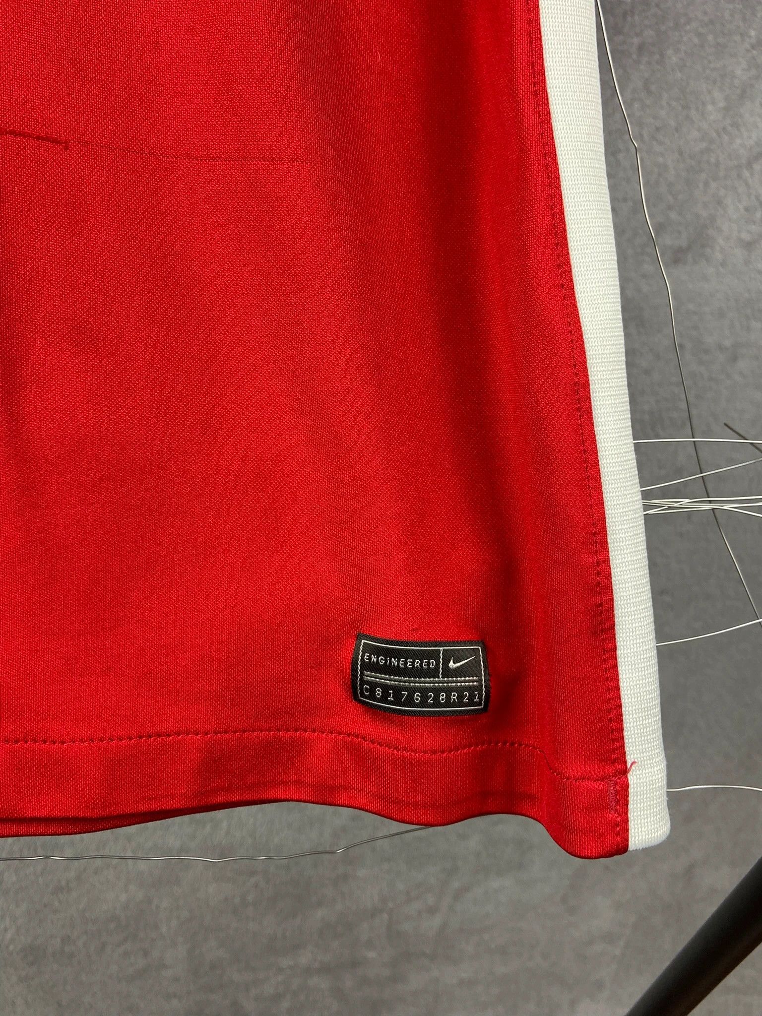 Nike : Nike Liverpool football jersey M red soccer kit vintage Size US M / EU 48-50 / 2 - 5 Thumbnail