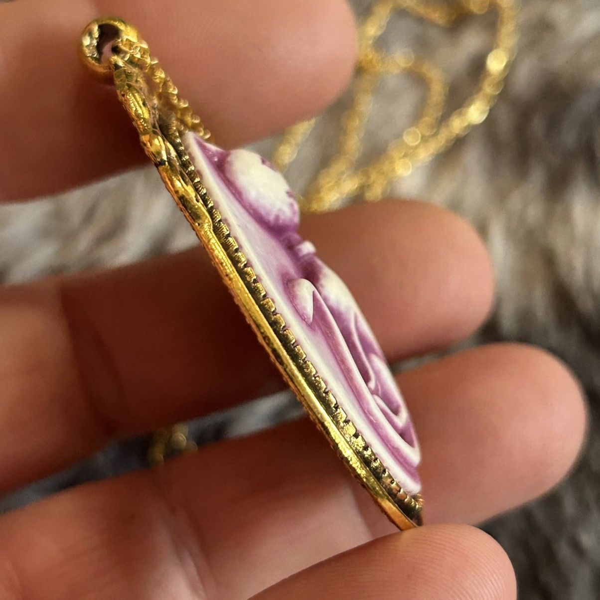Handmade Handcrafted lilac sitting pretty kitty cat cameo necklace Size ONE SIZE - 7 Thumbnail