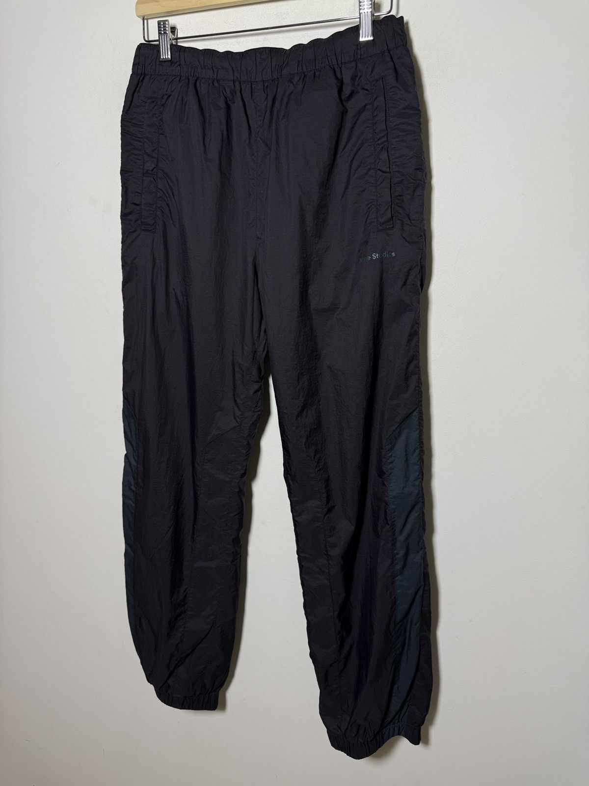 Acne Studios Acne Studios tech pants in ultra-lightweight ripstop nylon Size US 32 / EU 48 - 2 Thumbnail