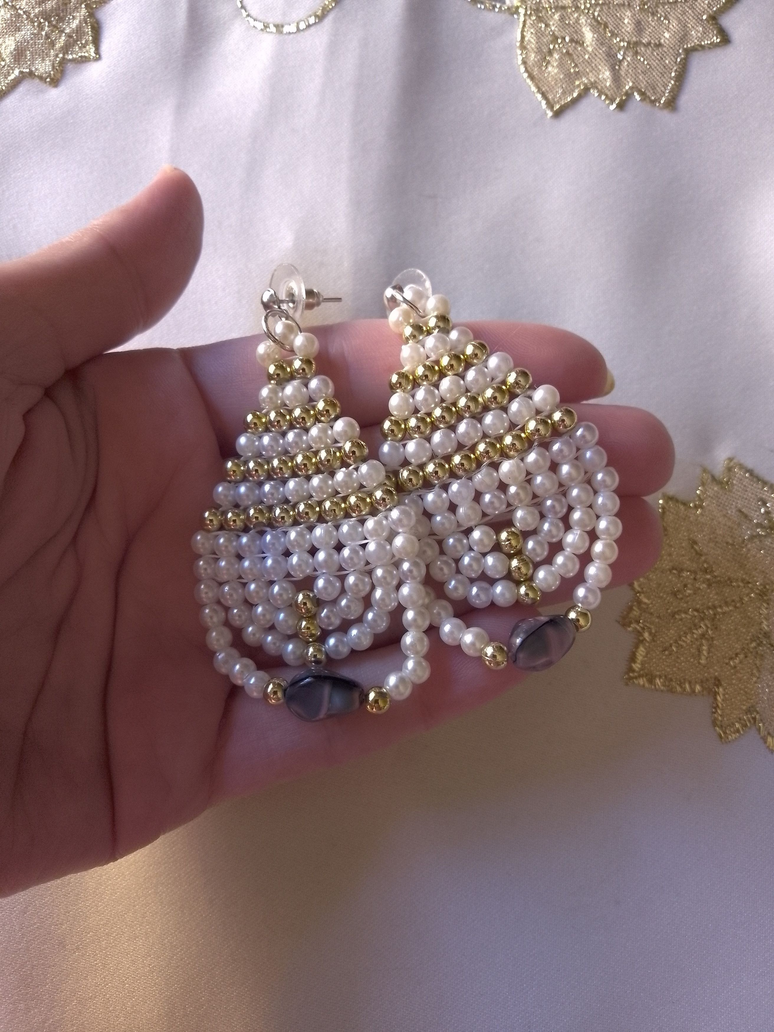Handmade Earrings Pearls White/Gold Teardrop Tumbled Amethyst Stones Size ONE SIZE - 4 Thumbnail