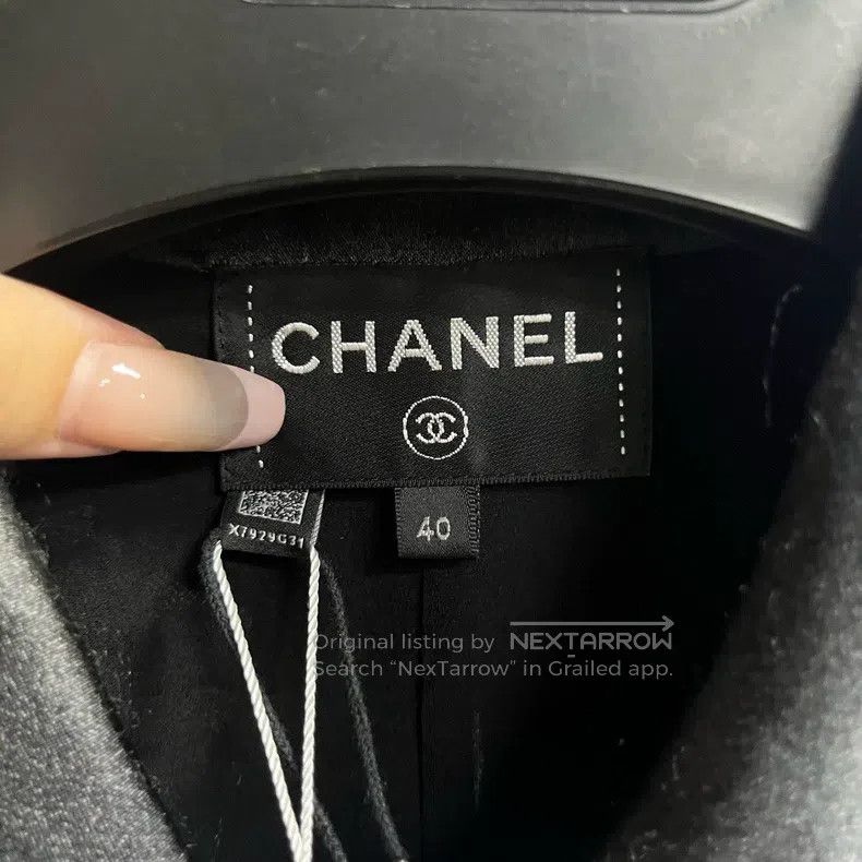Chanel Chanel Black blurred brand logo logo short lapel jacket Size S / US 4 / IT 40 - 2 Thumbnail