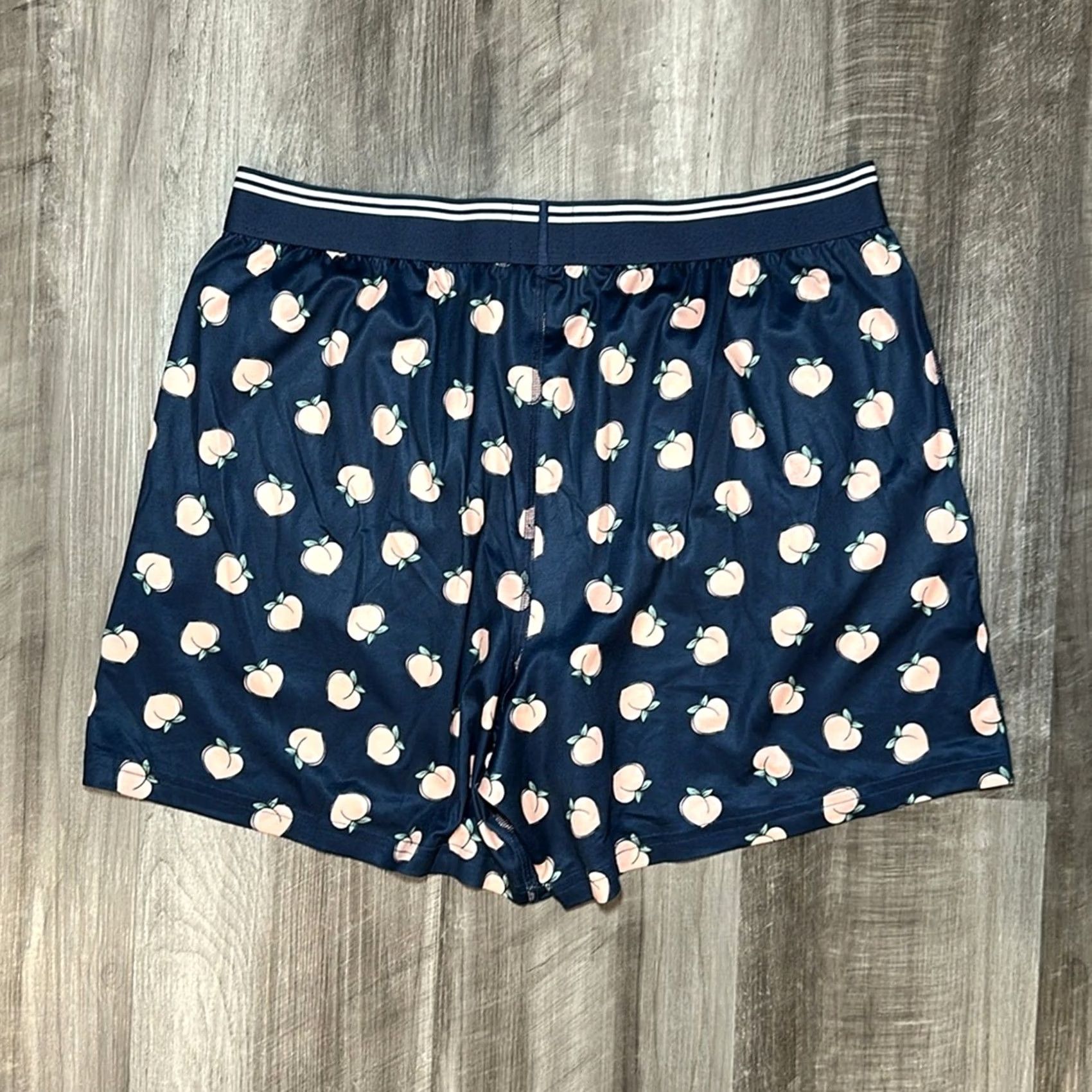 American Eagle Outfitters VINTAGE American Eagle Peaches 4” Ultra Soft Pocket Boxer - Medium Size 40R - 2 Thumbnail