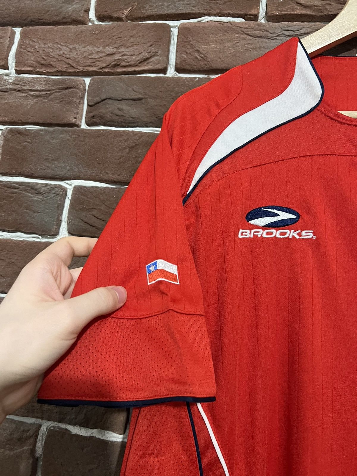 Brooks Rare 00s Brooks Chile 2007/08 Soccer Jersey Football Fifa Size US M / EU 48-50 / 2 - 6 Thumbnail