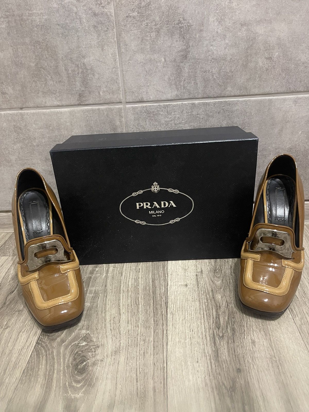Prada PRADA CALZATURE DONNA PATENT LEATHER HEELS CAMELLO SIZE 39 Size US 9 / IT 39 - 1 Thumbnail