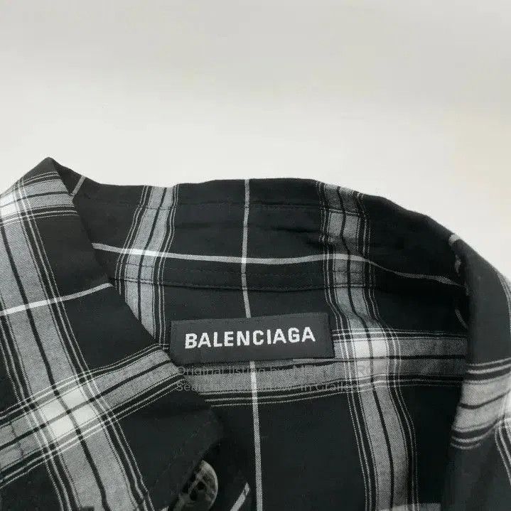 Balenciaga Balenciaga Color Block Casual Short Sleeve Shirt. Size US M / EU 48-50 / 2 - 4 Thumbnail