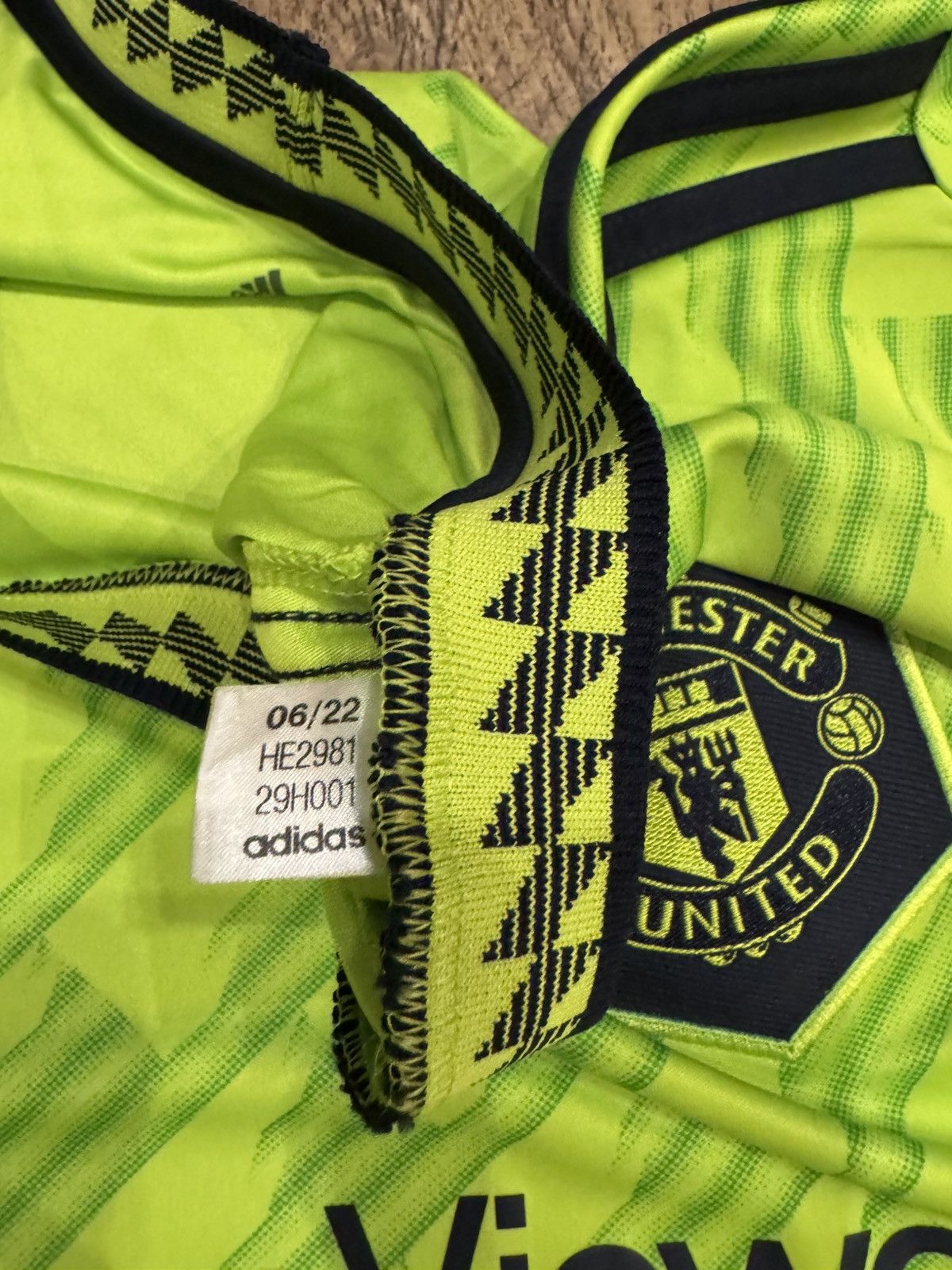 Adidas MANCHESTER UNITED 2022 -23 FOOTBALL JERSEY ADIDAS HE2981 XXL Size US XXL / EU 58 / 5 - 8 Thumbnail