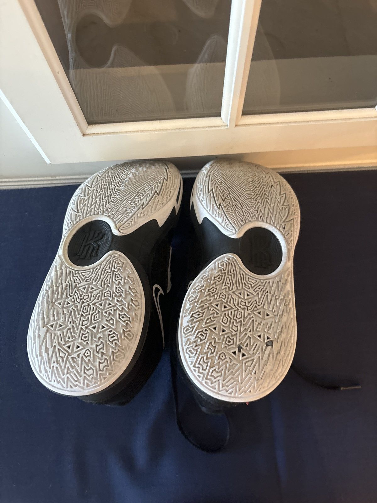 Nike Nike Kyrie Low 5 Dominoes 7.5 Used Size US 7.5 / EU 40-41 - 5 Thumbnail