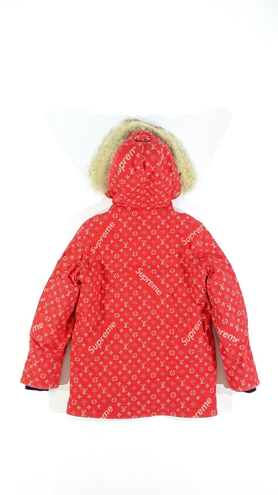 Louis Vuitton × Supreme Louis Vuitton X SUPREME 1 OF 1 Unreleased Sample Red Parka Size US M / EU 48-50 / 2 - 2 Thumbnail