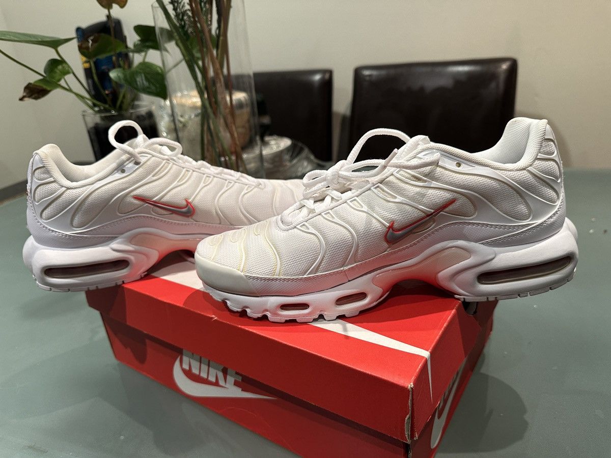 Nike Nike Air Max Plus TN WHITE GREY CRIMSON US 9 Size US 9 / EU 42 - 5 Thumbnail