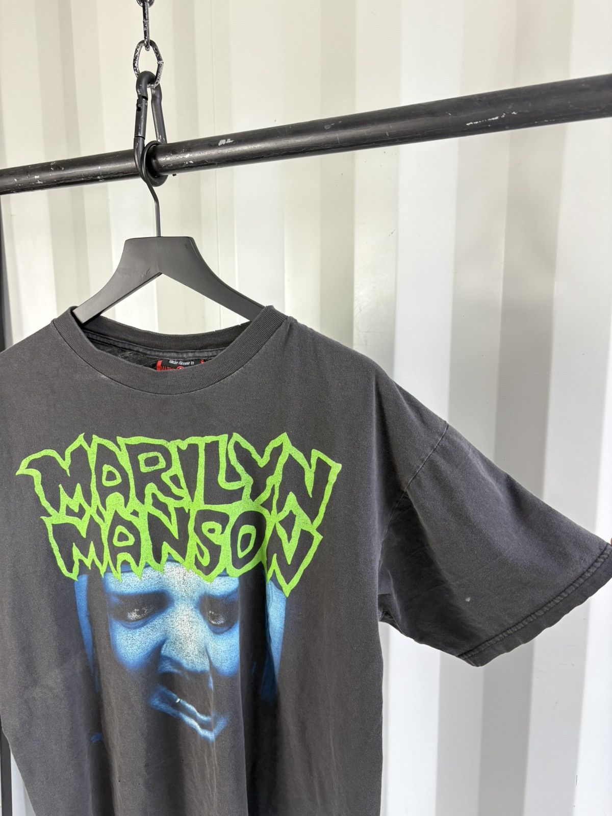 Band Tees Vintage Marilyn Manson This is Your World Faded Shirt Size US XL / EU 56 / 4 - 2 Thumbnail