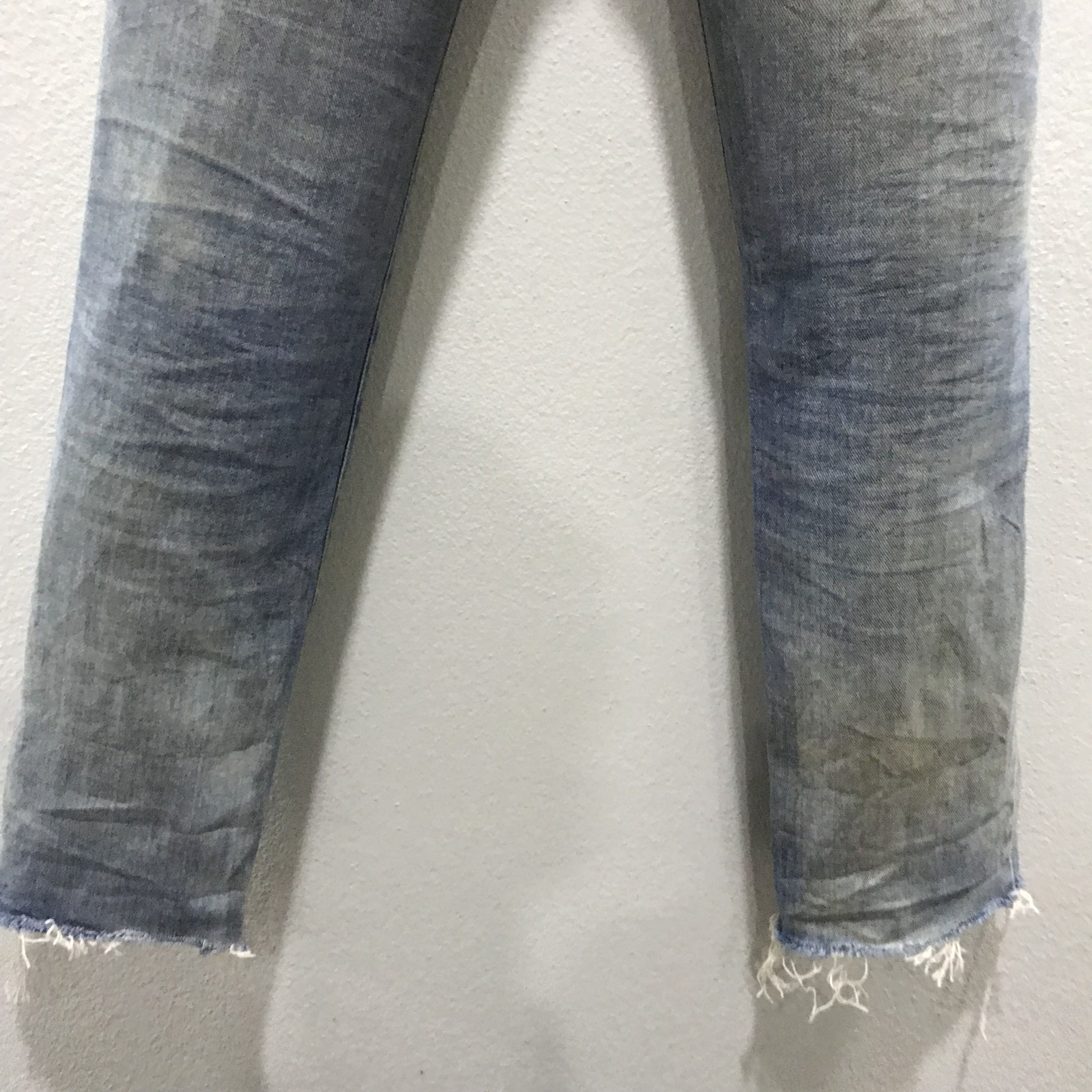 Wrangler Wrangler Neo Nine Faded Light Wash High-Rise Straight Leg Size US 29 - 13 Thumbnail