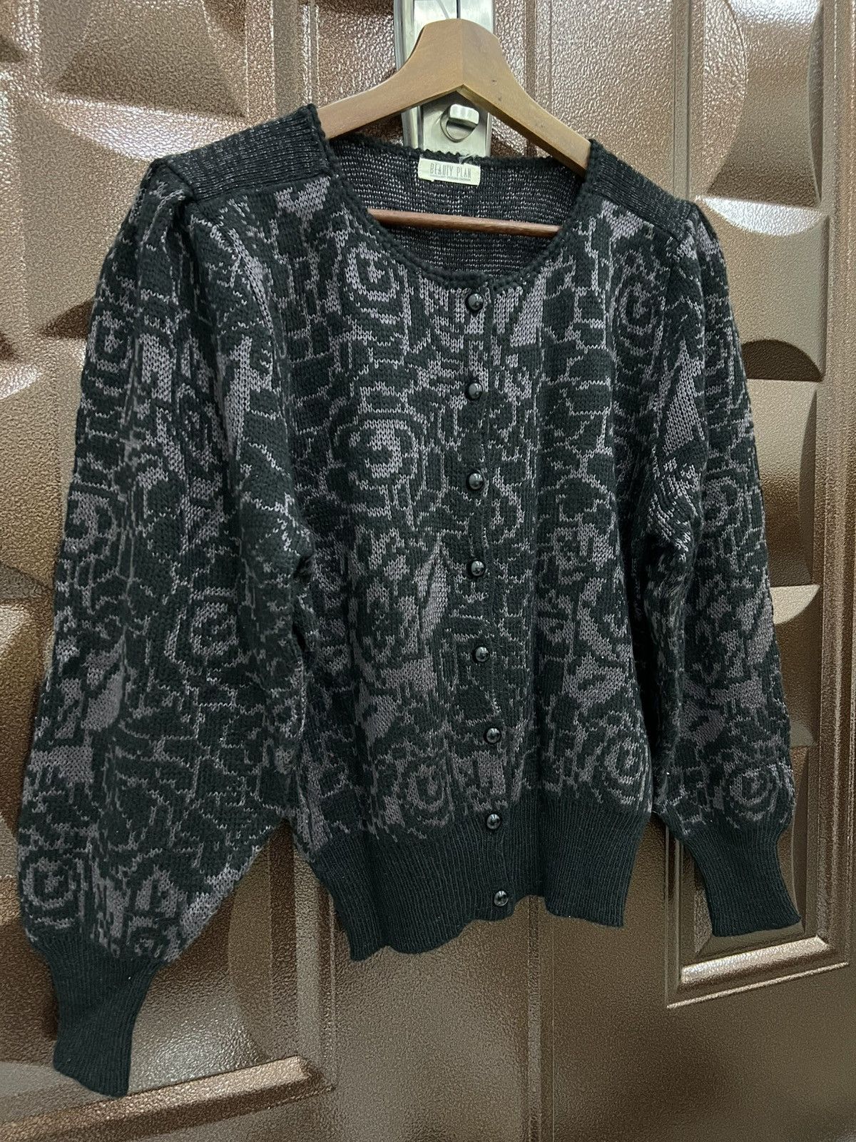 Japanese Brand Vintage Black Rose Grunge Aesthetic Button Up Knit Cardigan Size M / US 6-8 / IT 42-44 - 3 Thumbnail