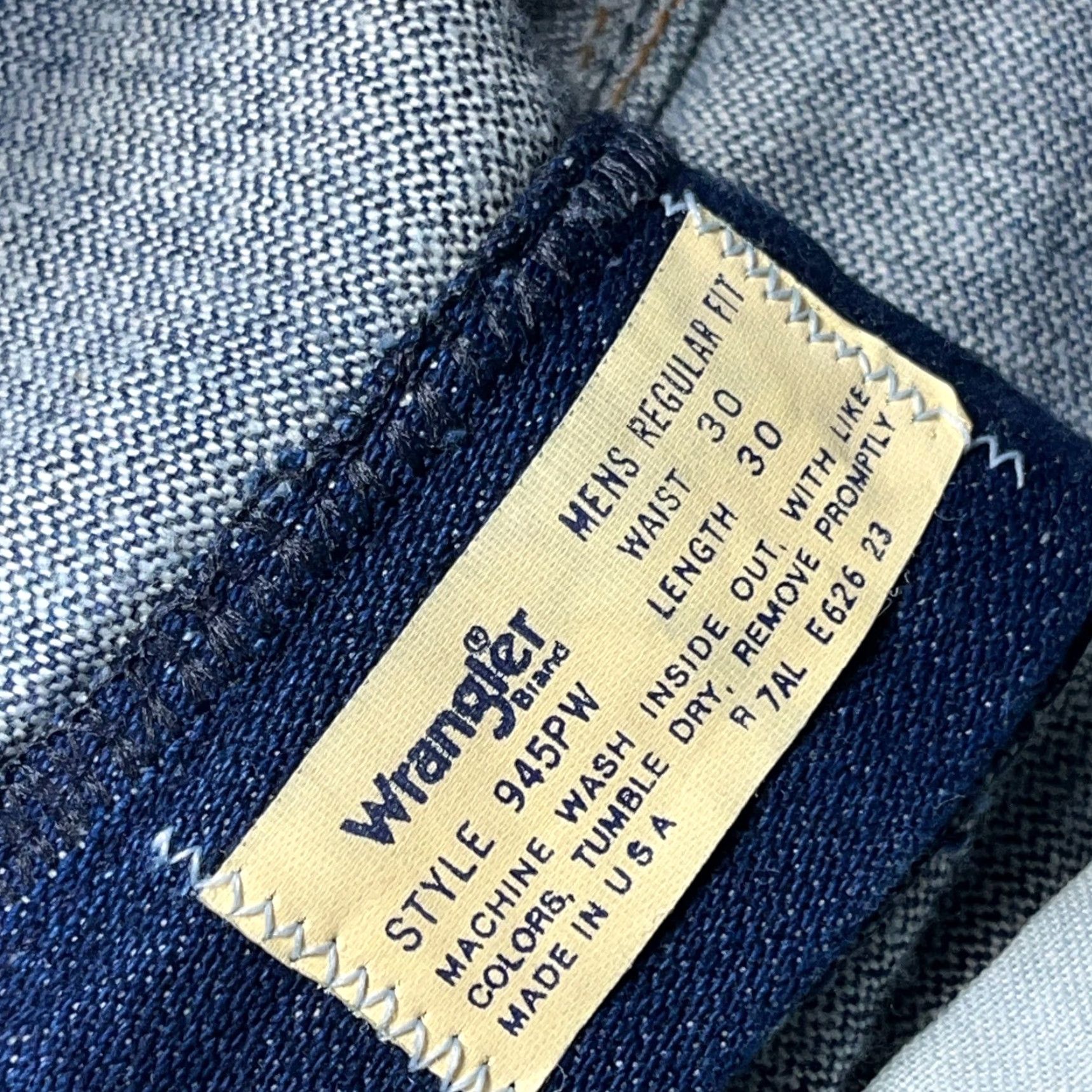 Wrangler VINTAGE Wrangler Jeans Men 30x30 Boot Cut Dark Wash 80s 90s No Fault 945Pw USA Size US 30 / EU 46 - 5 Thumbnail