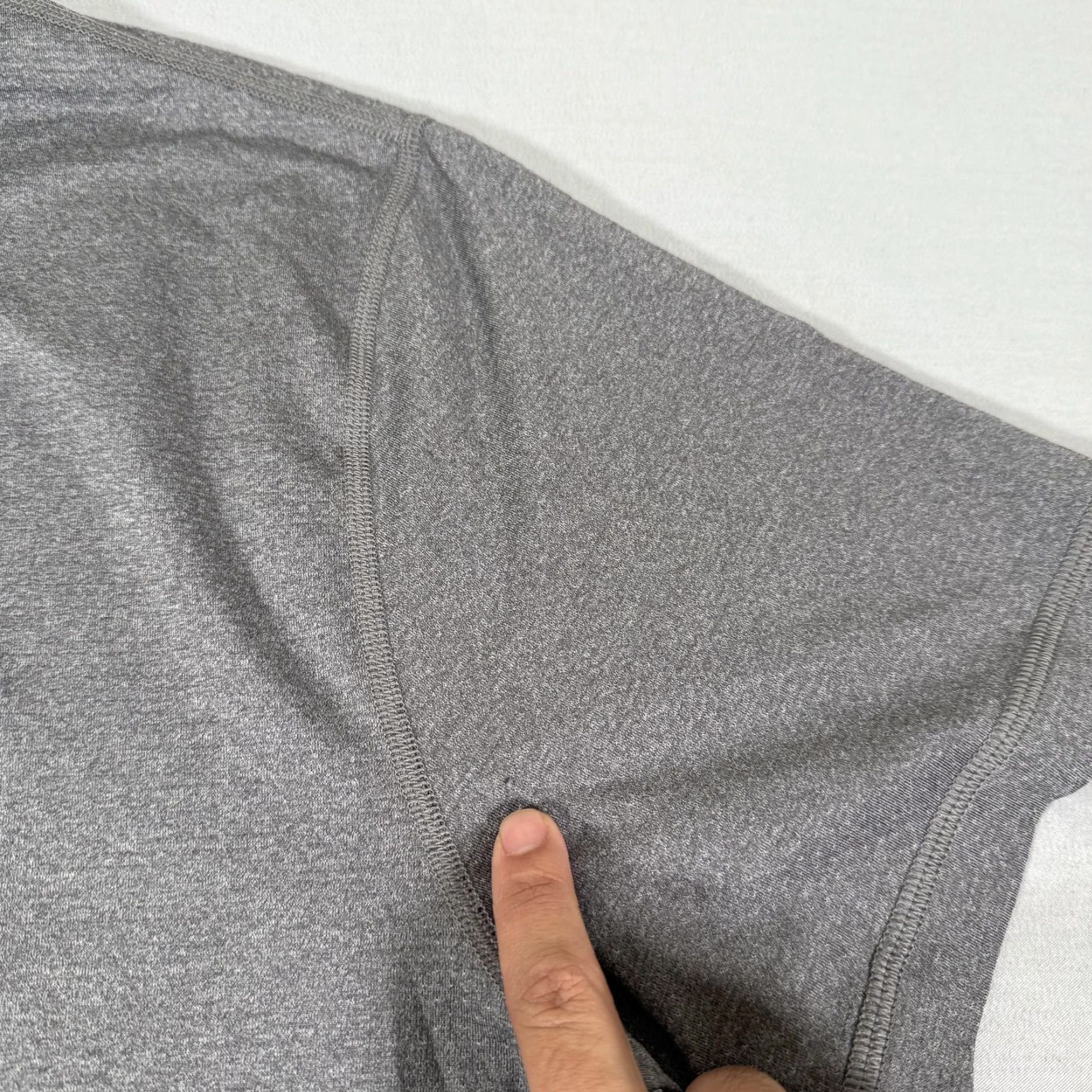 Vuori Vuori Shirt Mens XL Gray Tradewind Performance Tee Stretch Athletic Work Out Gym Size US XL / EU 56 / 4 - 4 Thumbnail