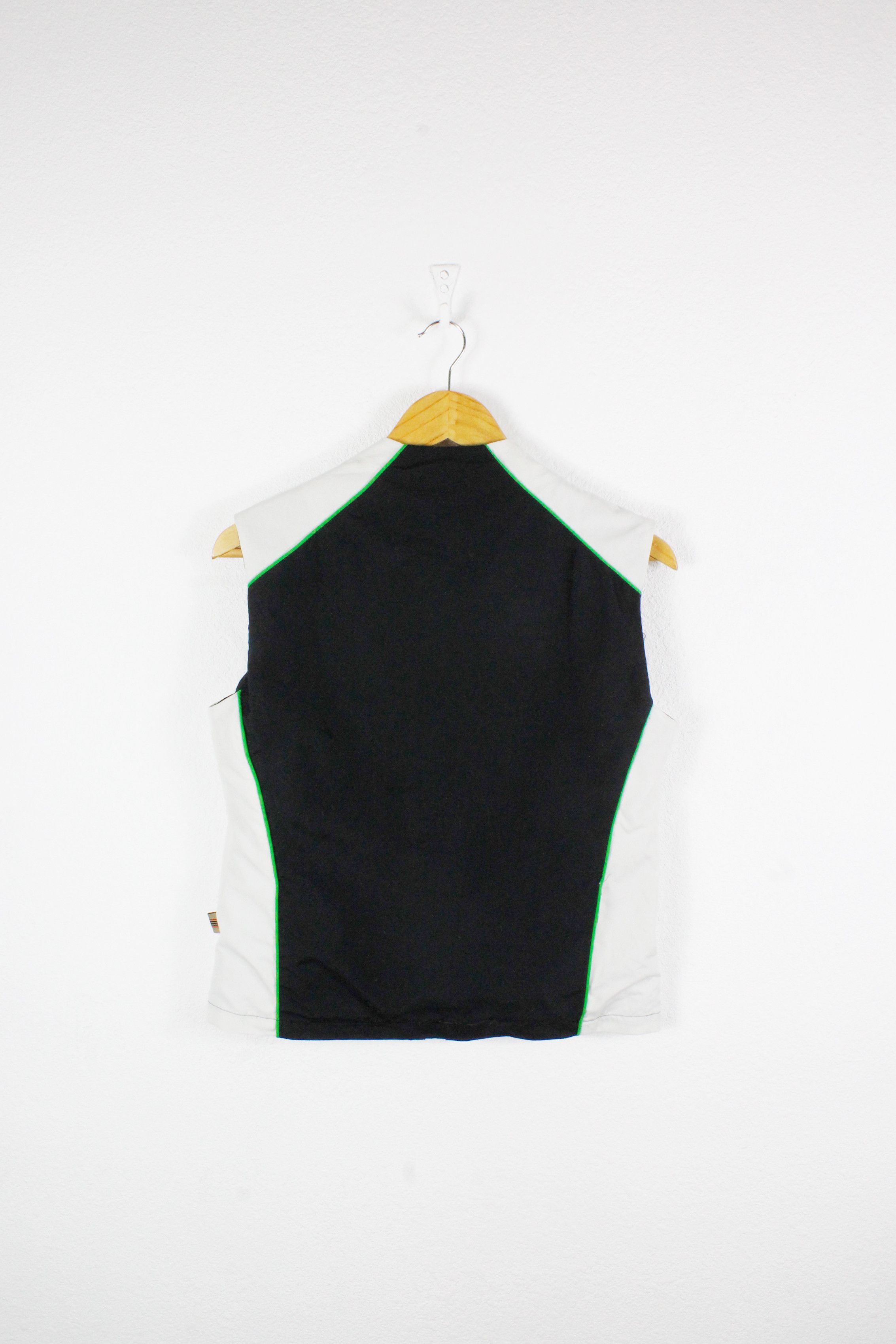 Burberry Vintage Burberry Golf Sport Logo Rain Track Vest Windbreaker Size US S / EU 44-46 / 1 - 5 Thumbnail
