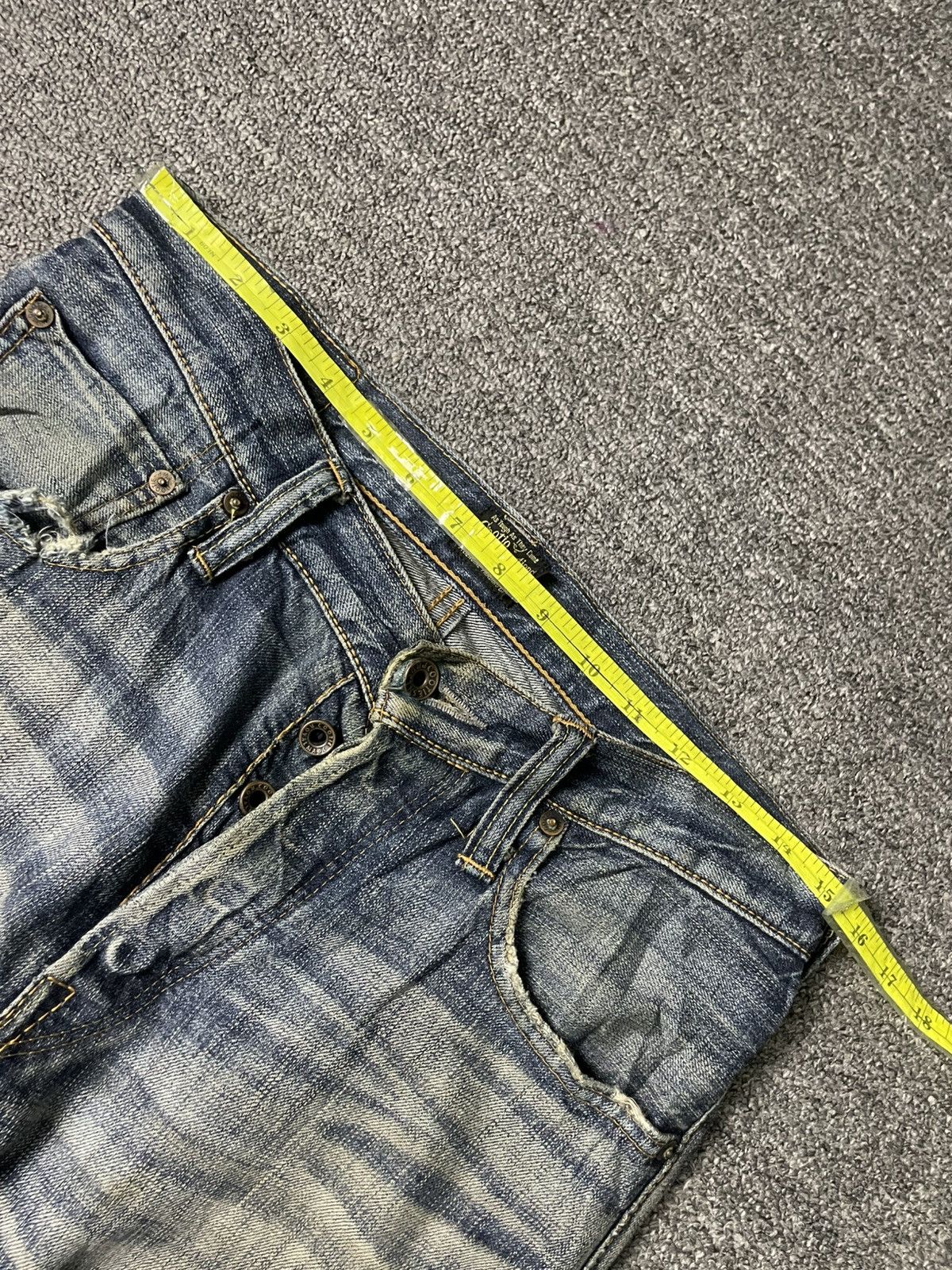 Japanese Brand × Vintage Cootie Production 00’s Distressed Denim Jeans (106) Size US 31 - 4 Thumbnail