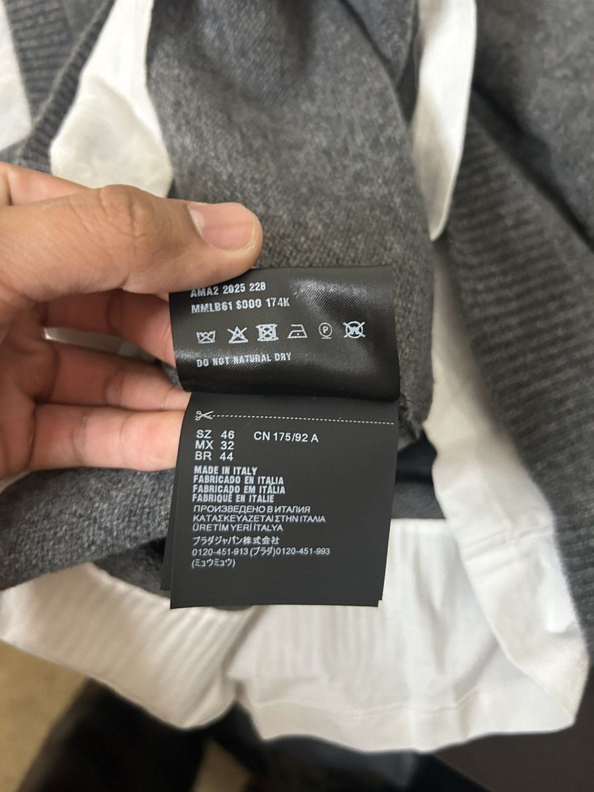 Miu Miu Miu Miu Cashmere V Neck Sweater Size US M / EU 48-50 / 2 - 6 Thumbnail