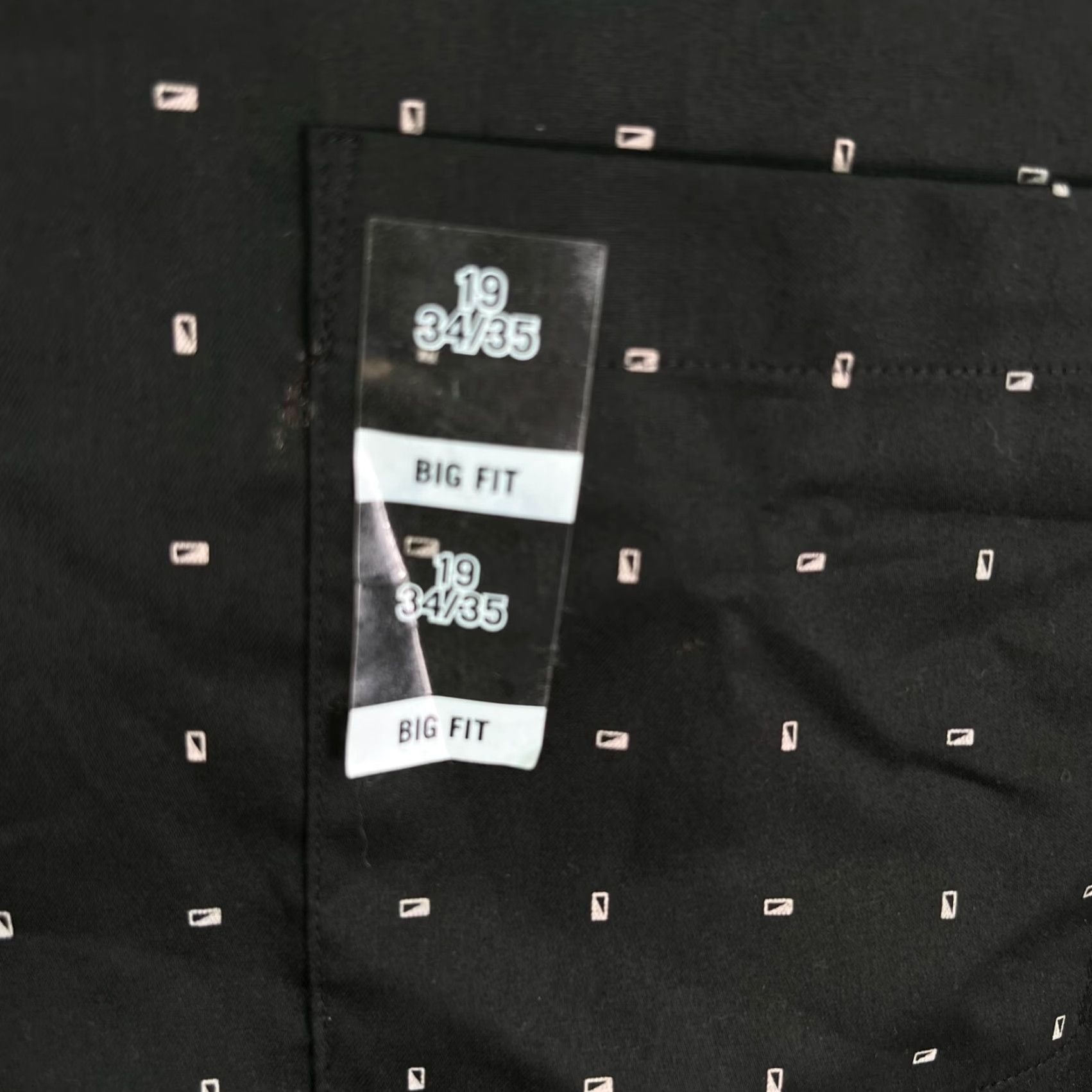 Van Heusen Van Heusen Button-Up Shirt Mens Big & Tall 19 Black Polka Dot Long Sleeve Chest 64 in Classic, Colorful, Designer Shirt Size US XXL / EU 58 / 5 - 3 Thumbnail